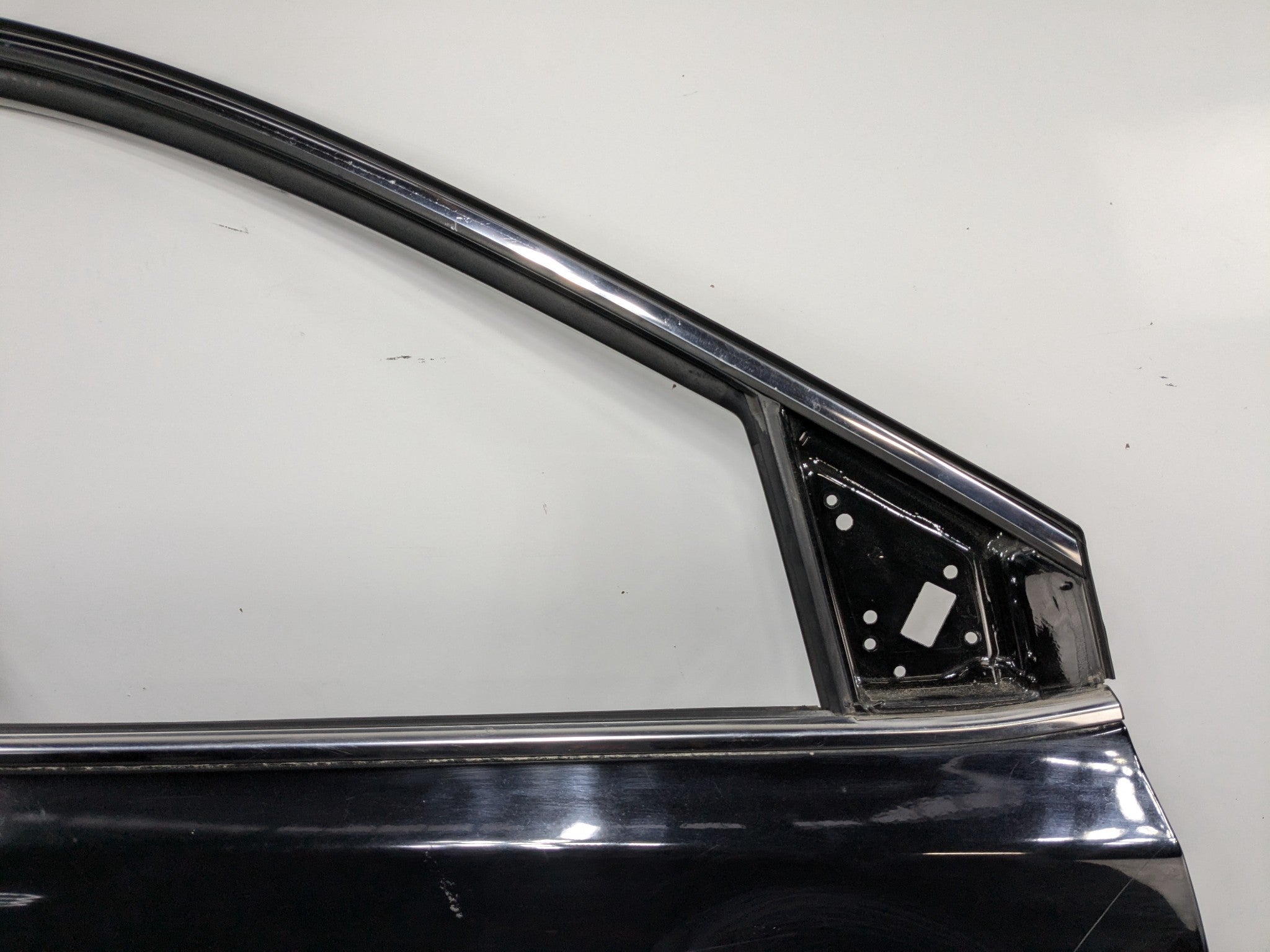13 - 16 HYUNDAI SANTA FE OEM DOOR SHELL PANEL FRONT RIGHT PASSENGER SIDE BLACK