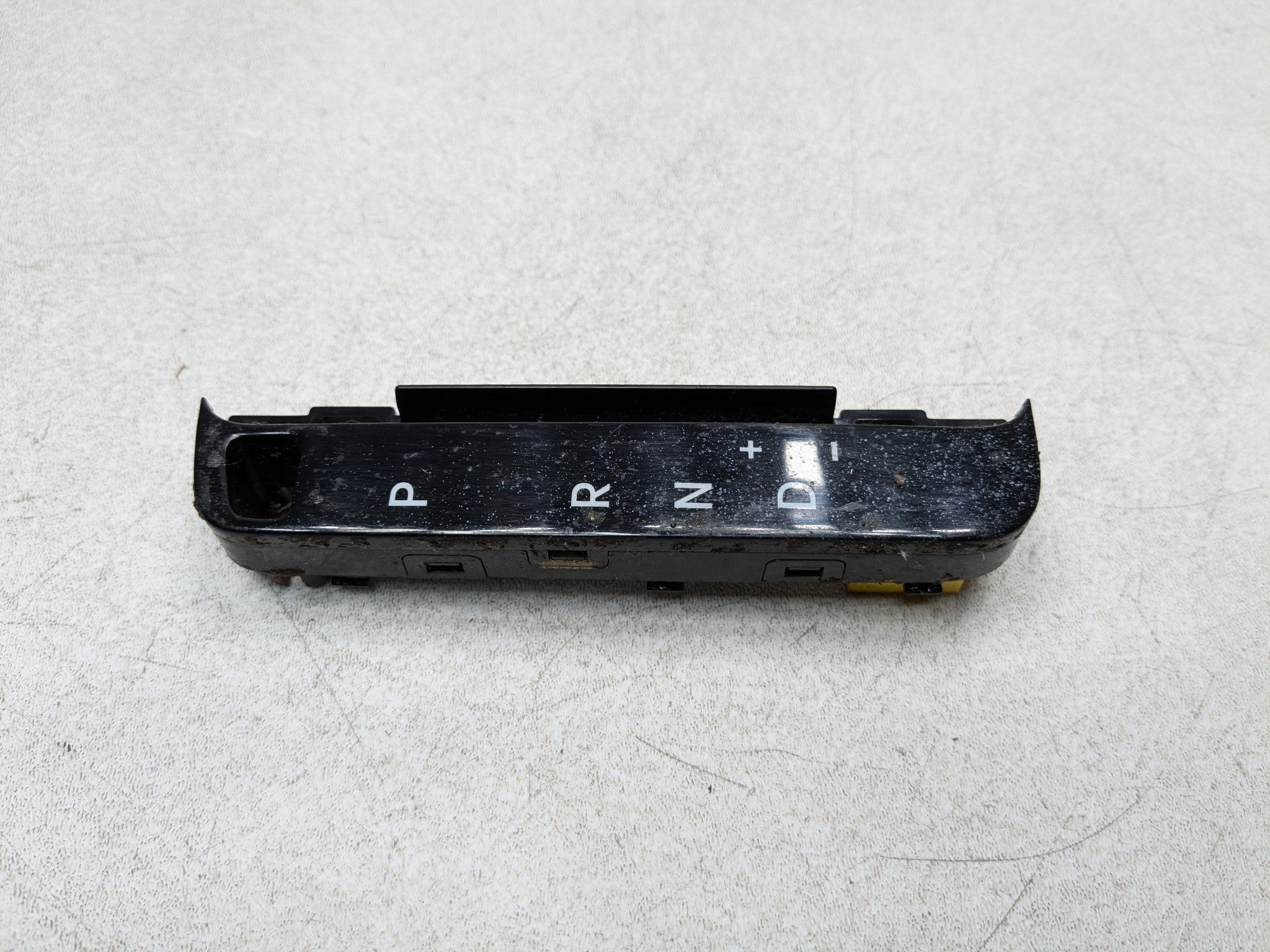 13 - 16 HYUNDAI SANTA FE OEM AUTOMATIC TRANSMISSION SHIFT GEAR SELECTOR SWITCH