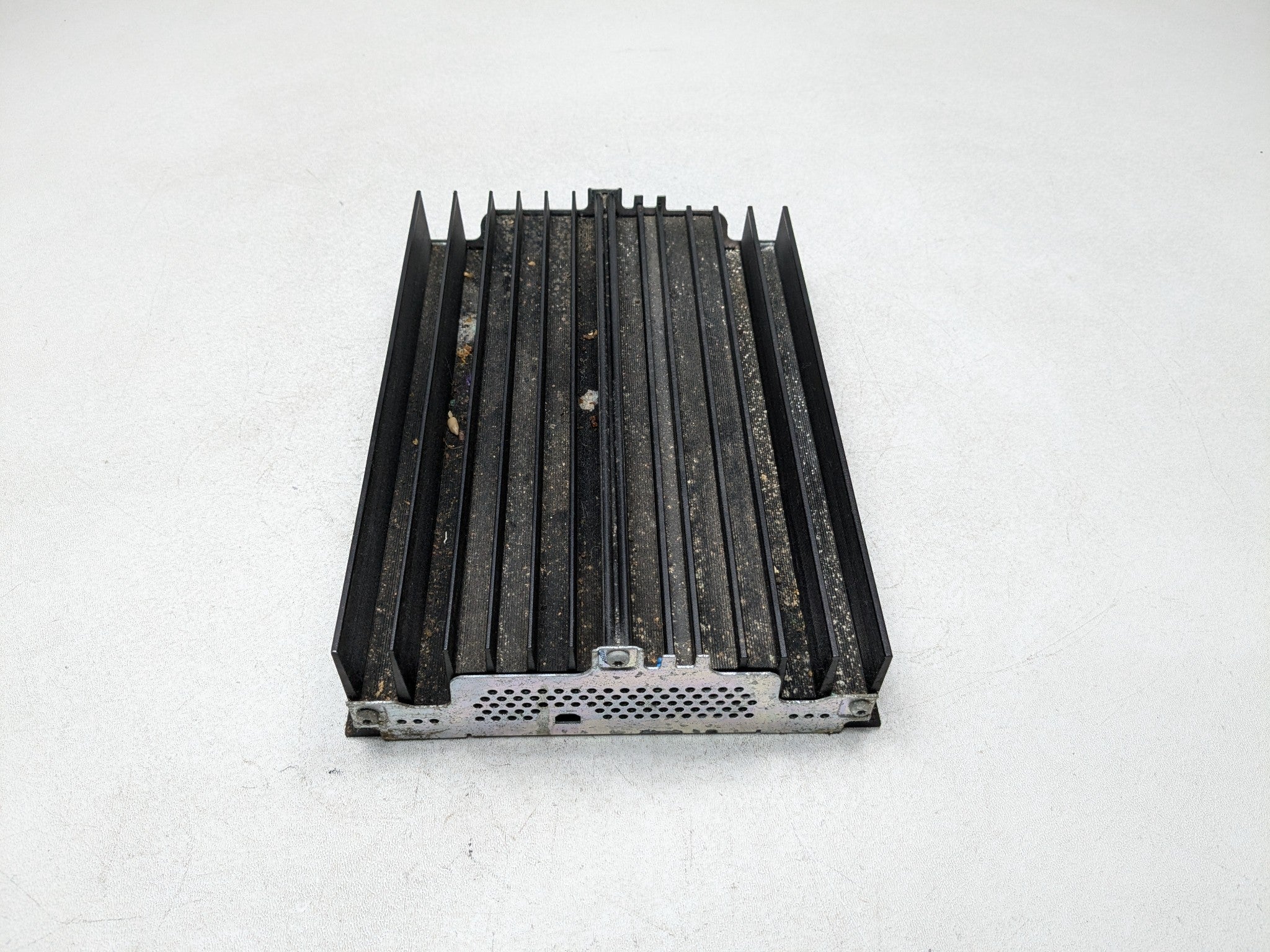 13 - 16 HYUNDAI SANTA FE OEM RADIO STEREO AMPLIFIER AUDIO AND VISUAL EQUIPMENT