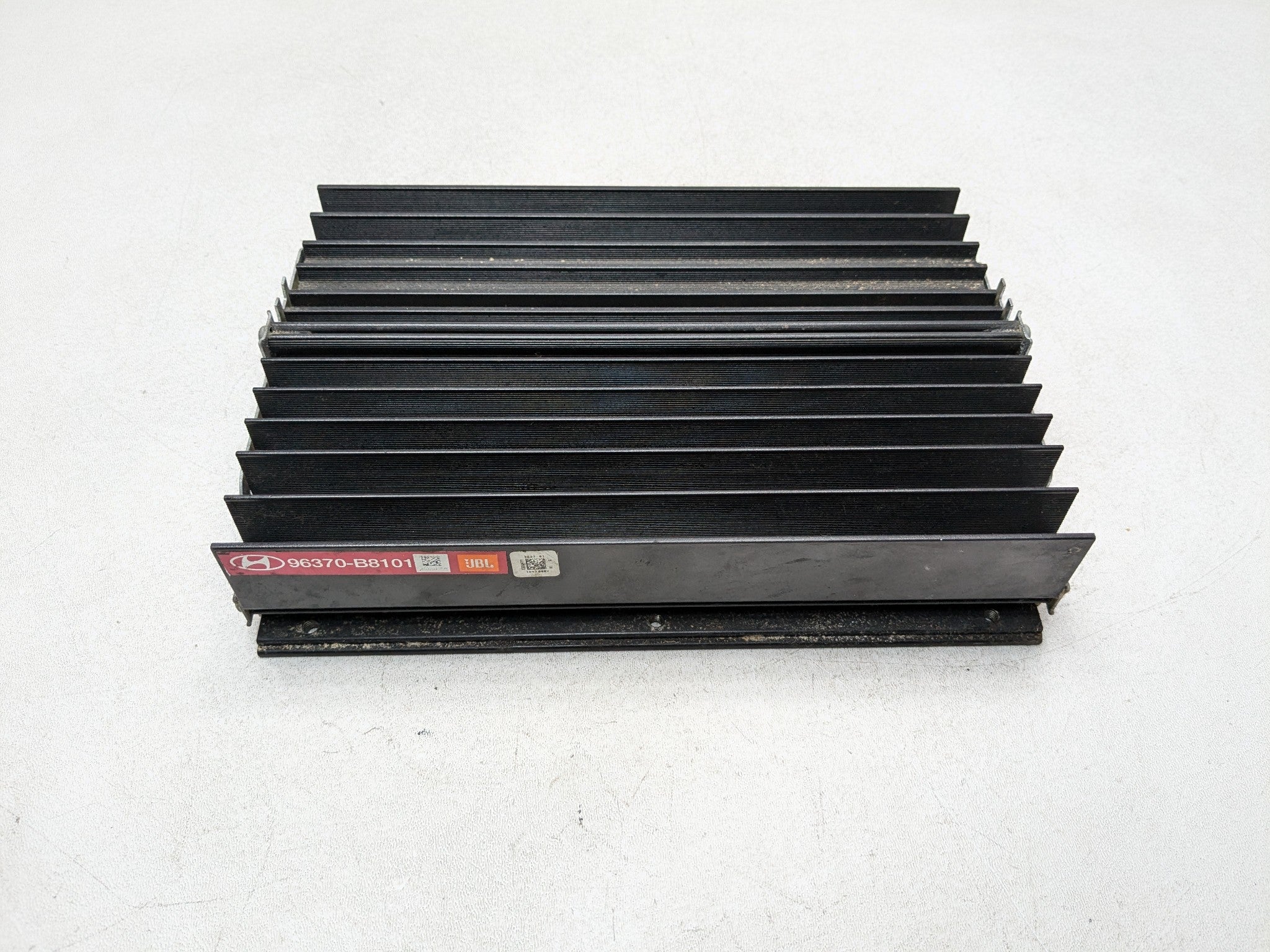 13 - 16 HYUNDAI SANTA FE OEM RADIO STEREO AMPLIFIER AUDIO AND VISUAL EQUIPMENT