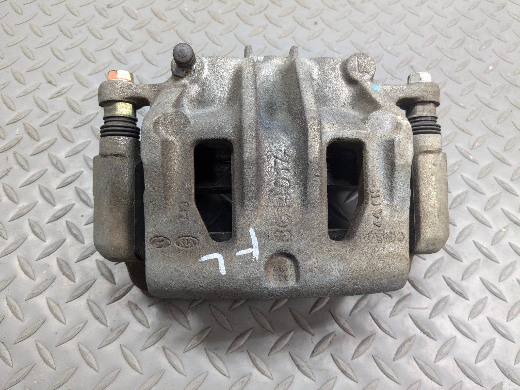 2013 - 2016 HYUNDAI SANTA FE OEM BRAKE CALIPER ASSEMBLY FRONT LEFT DRIVER SIDE