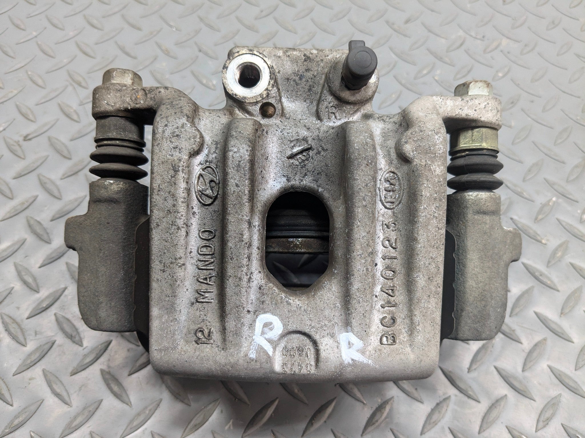 13 - 16 HYUNDAI SANTA FE OEM BRAKE CALIPER ASSEMBLY REAR RIGHT PASSENGER SIDE