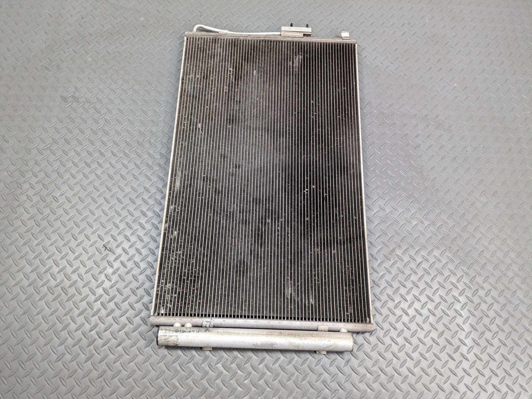 13 - 16 HYUNDAI SANTA FE OEM AIR CONDITIONING CONDENSER RADIATOR ASSEMBLY 3.3L