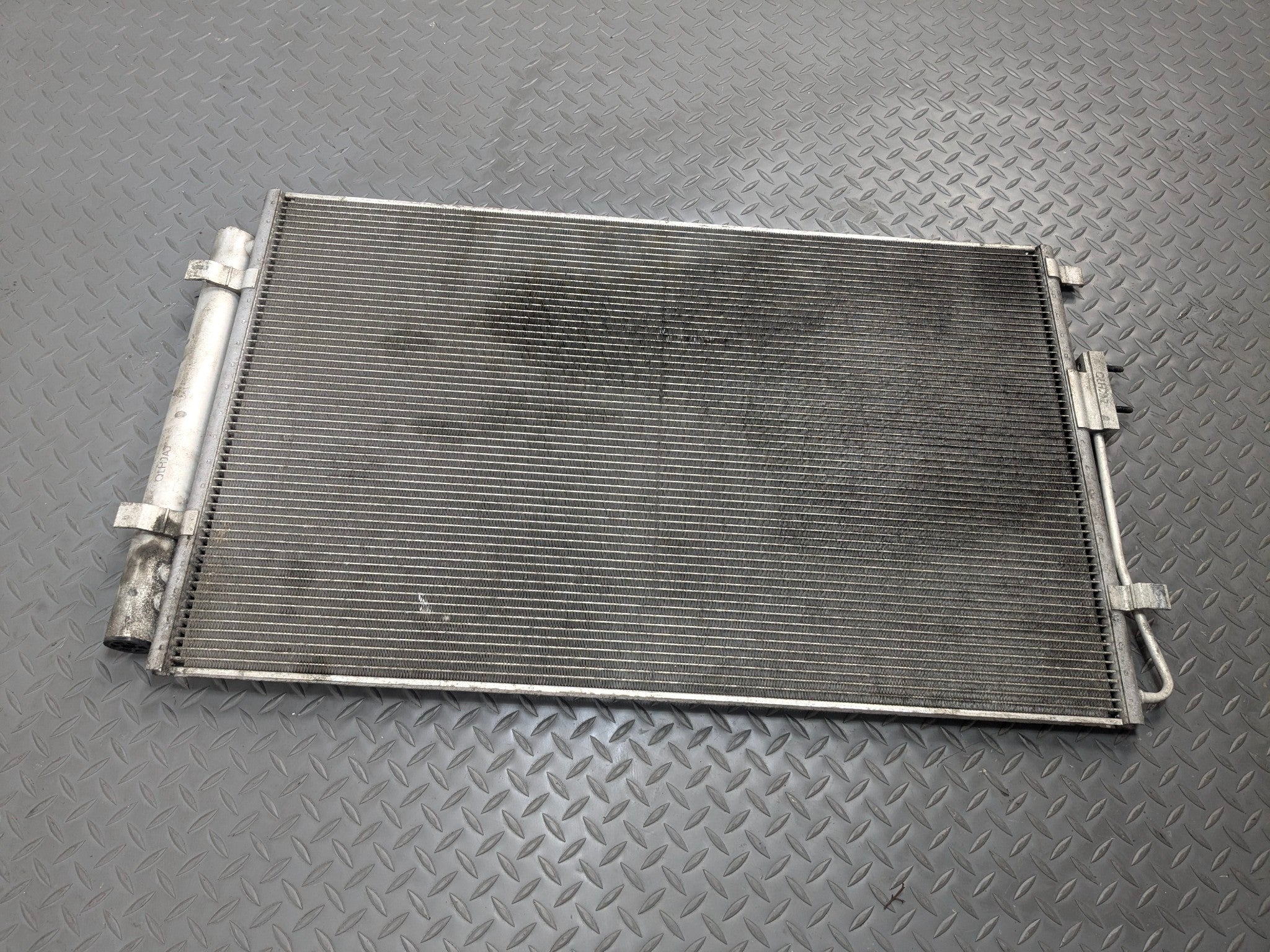13 - 16 HYUNDAI SANTA FE OEM AIR CONDITIONING CONDENSER RADIATOR ASSEMBLY 3.3L
