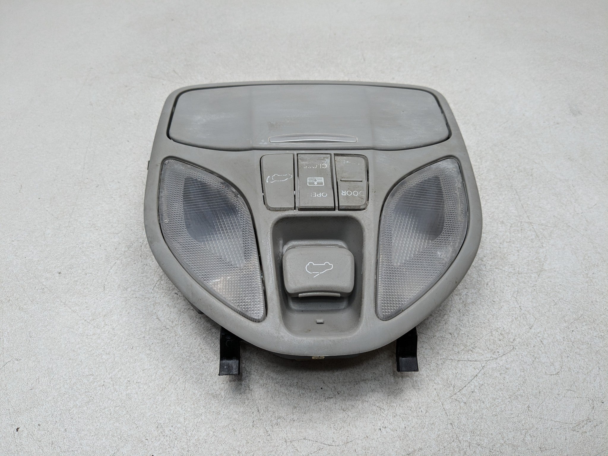 13 - 2016 HYUNDAI SANTA FE OEM FRONT ROOF UPPER CONSOLE DOME INTERIOR LIGHT LAMP