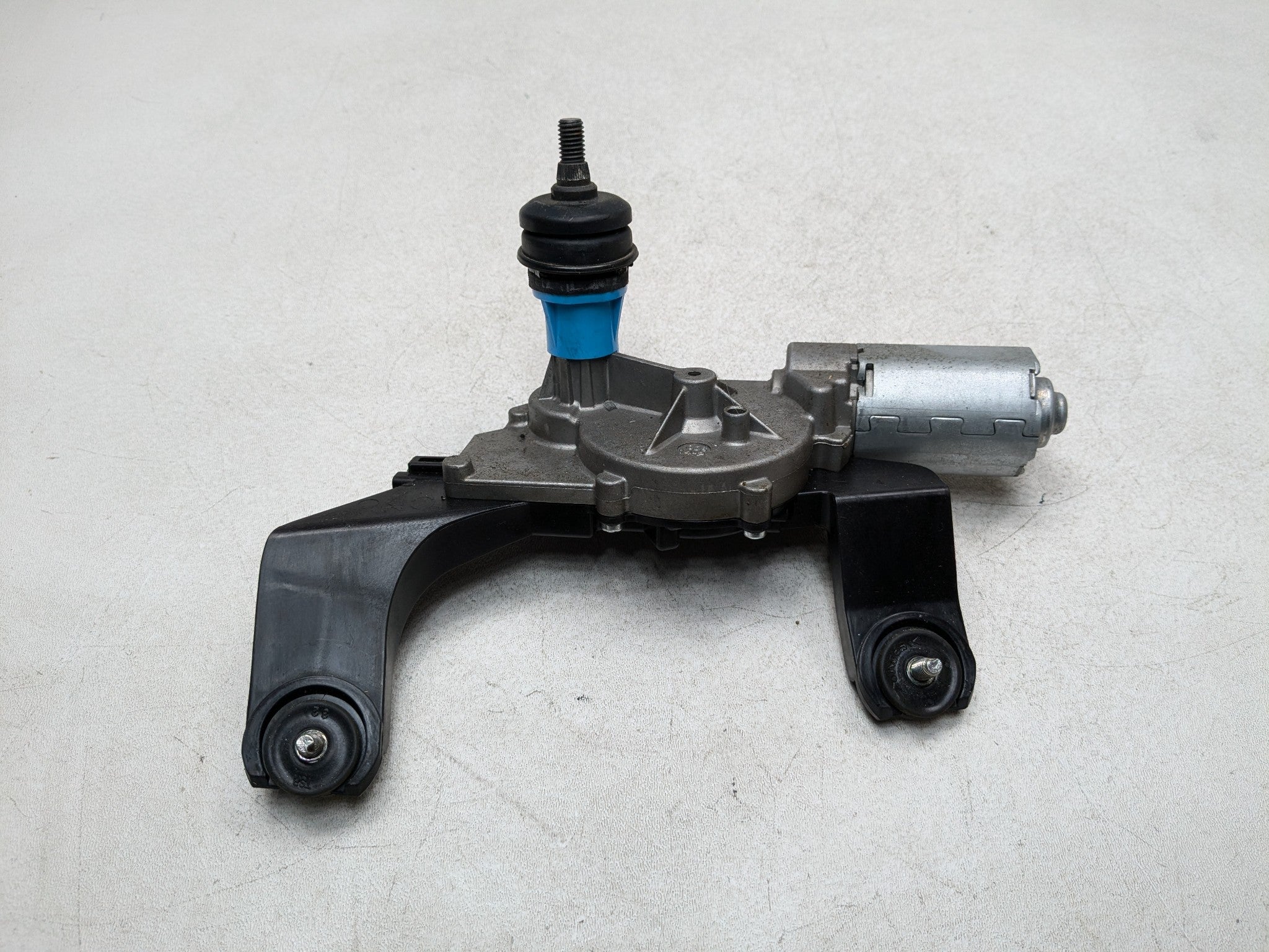 13 - 2016 HYUNDAI SANTA FE OEM LWB WIPER MOTOR REAR TAILGATE WASHER WINDOW GLASS
