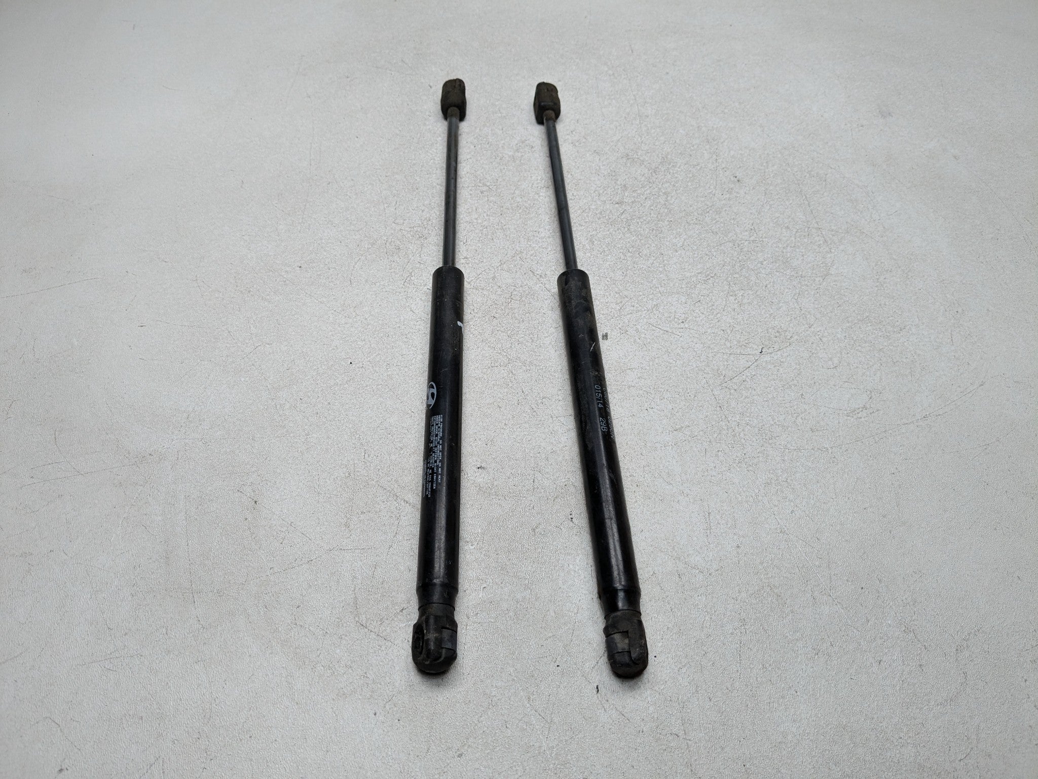 13 - 2016 HYUNDAI SANTA FE OEM HOOD SHOCK STRUT SET OF TWO FRONT LEFT AND RIGHT
