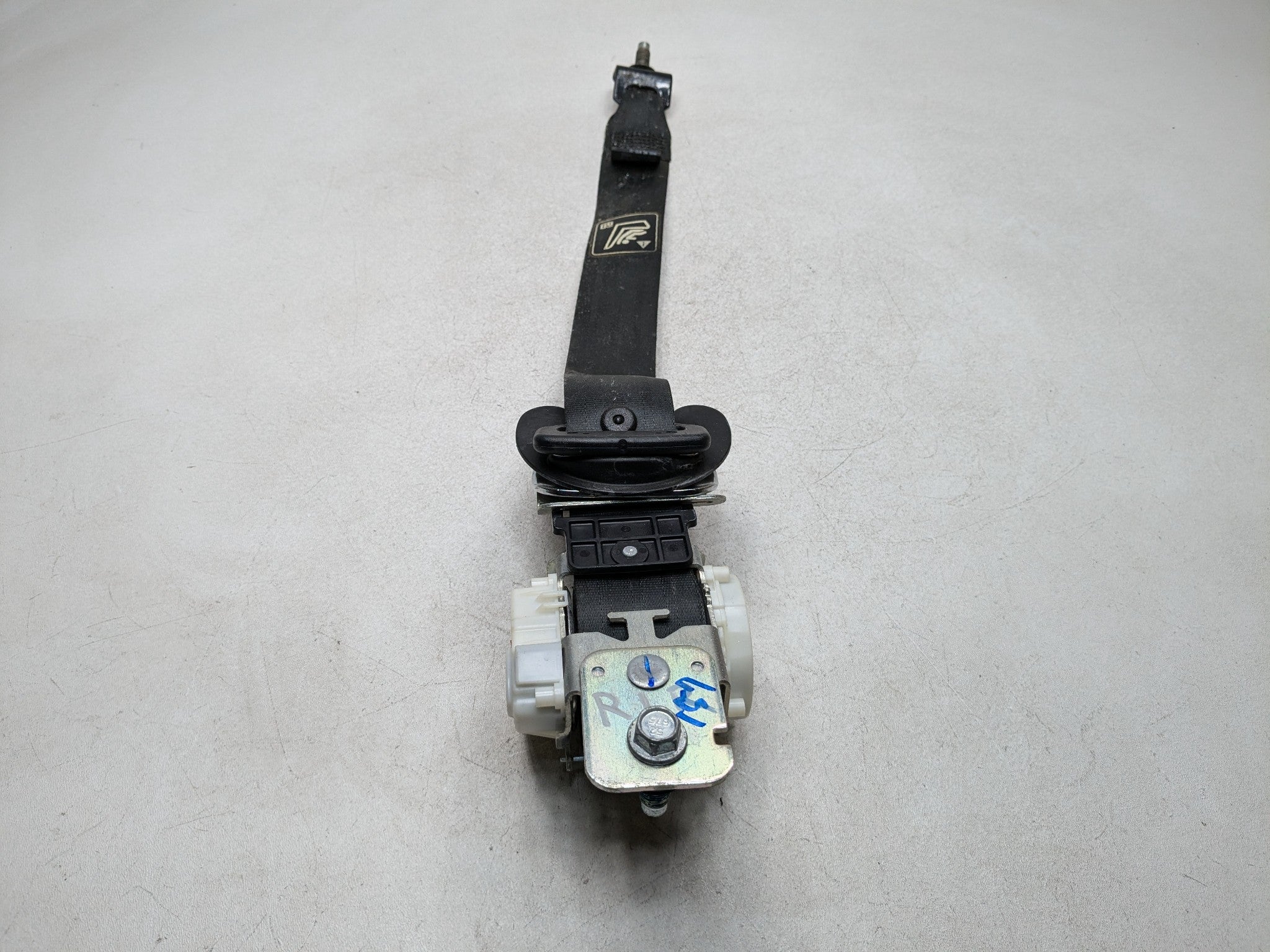 13 - 16 HYUNDAI SANTA FE OEM 3RD ROW SEAT BELT RETRACTOR REAR LEFT DRIVER SIDE