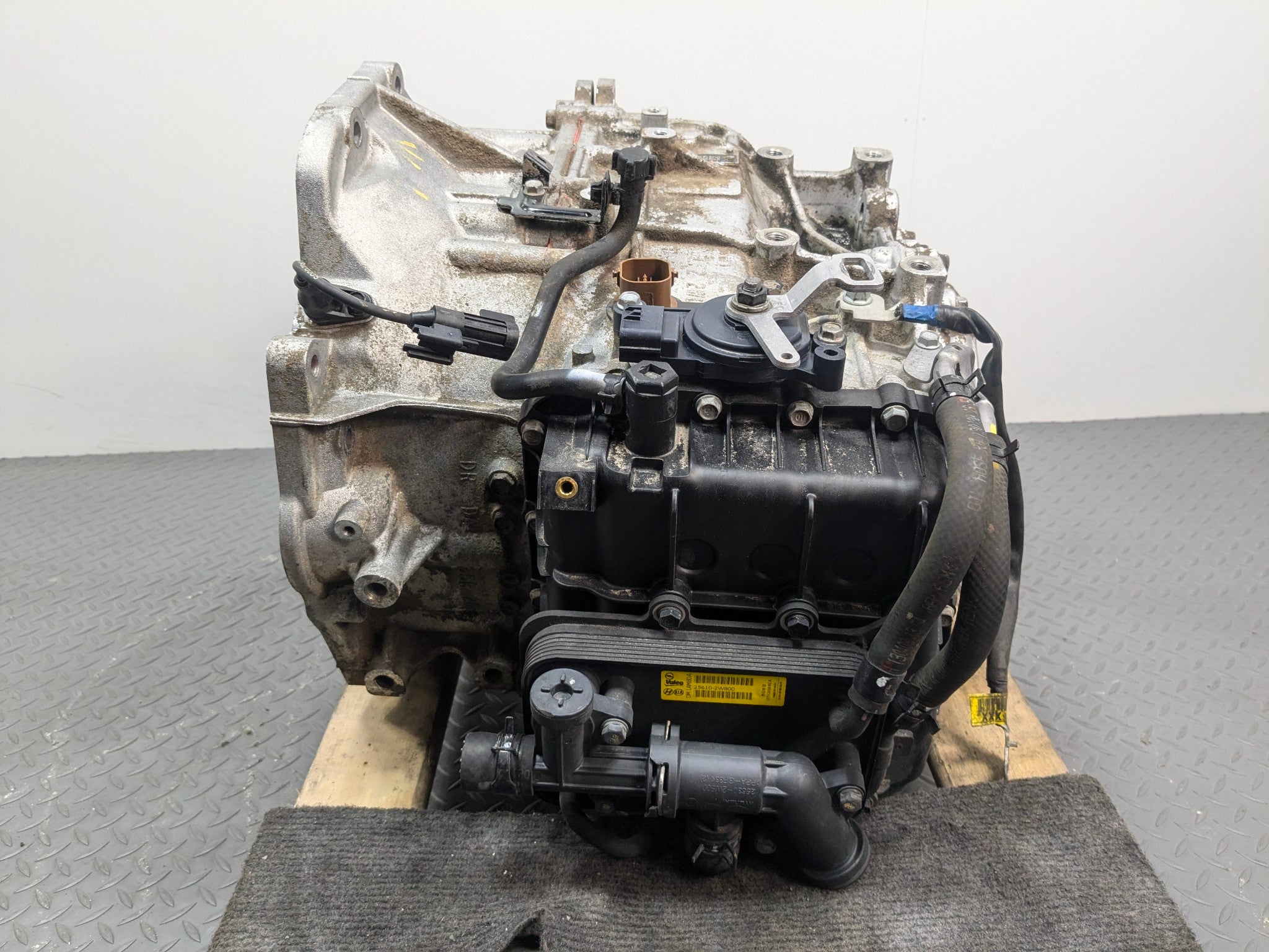 2013 - 2016 HYUNDAI SANTA FE OEM 3.3L LWB FWD AUTOMATIC TRANSMISSION ASSEMBLY