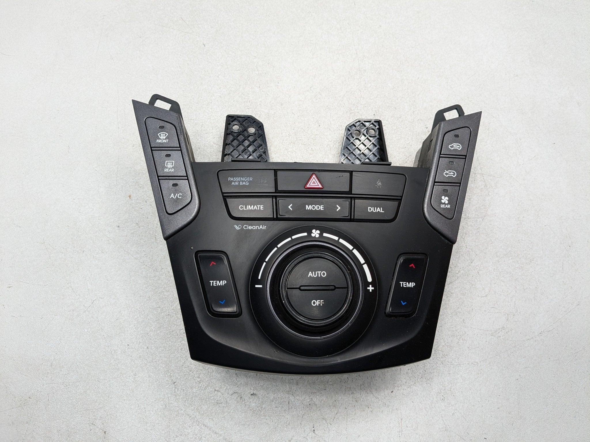 13-16 HYUNDAI SANTA FE OEM AC HEATER TEMPERATURE CLIMATE CONTROL WITH NAVIGATION