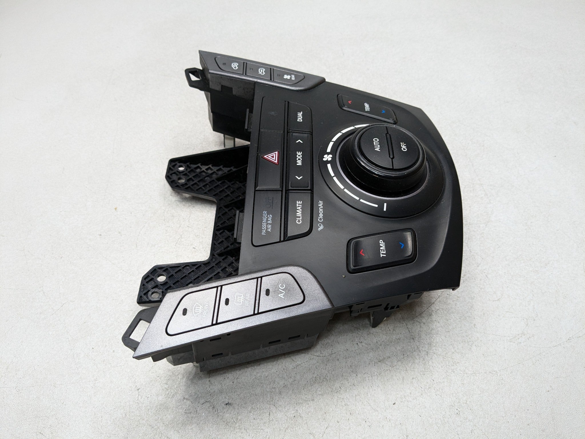 13-16 HYUNDAI SANTA FE OEM AC HEATER TEMPERATURE CLIMATE CONTROL WITH NAVIGATION