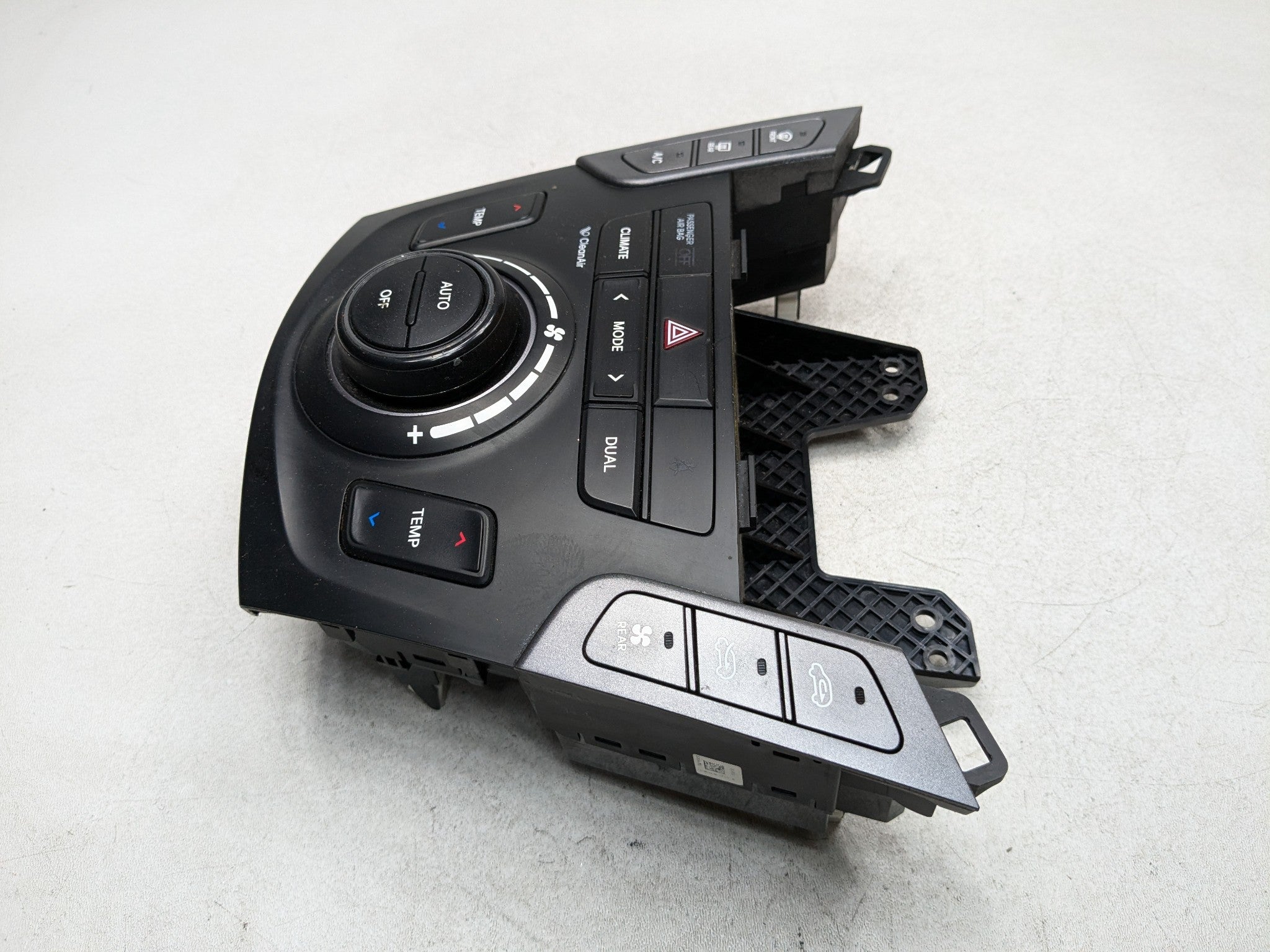 13-16 HYUNDAI SANTA FE OEM AC HEATER TEMPERATURE CLIMATE CONTROL WITH NAVIGATION