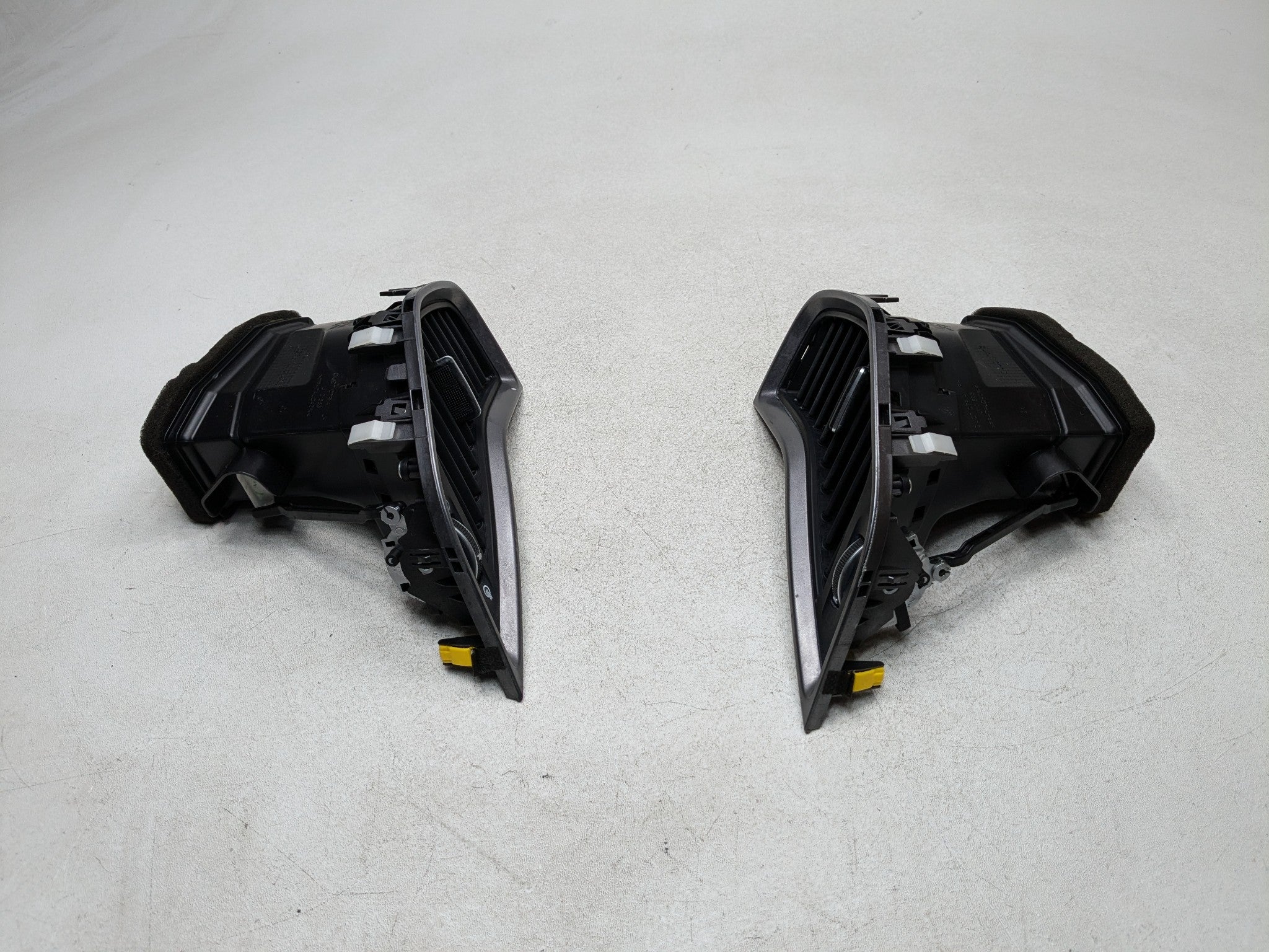 13-16 HYUNDAI SANTA FE OEM DASH AC HEATER VENTS FRONT CENTER LEFT AND RIGHT SIDE