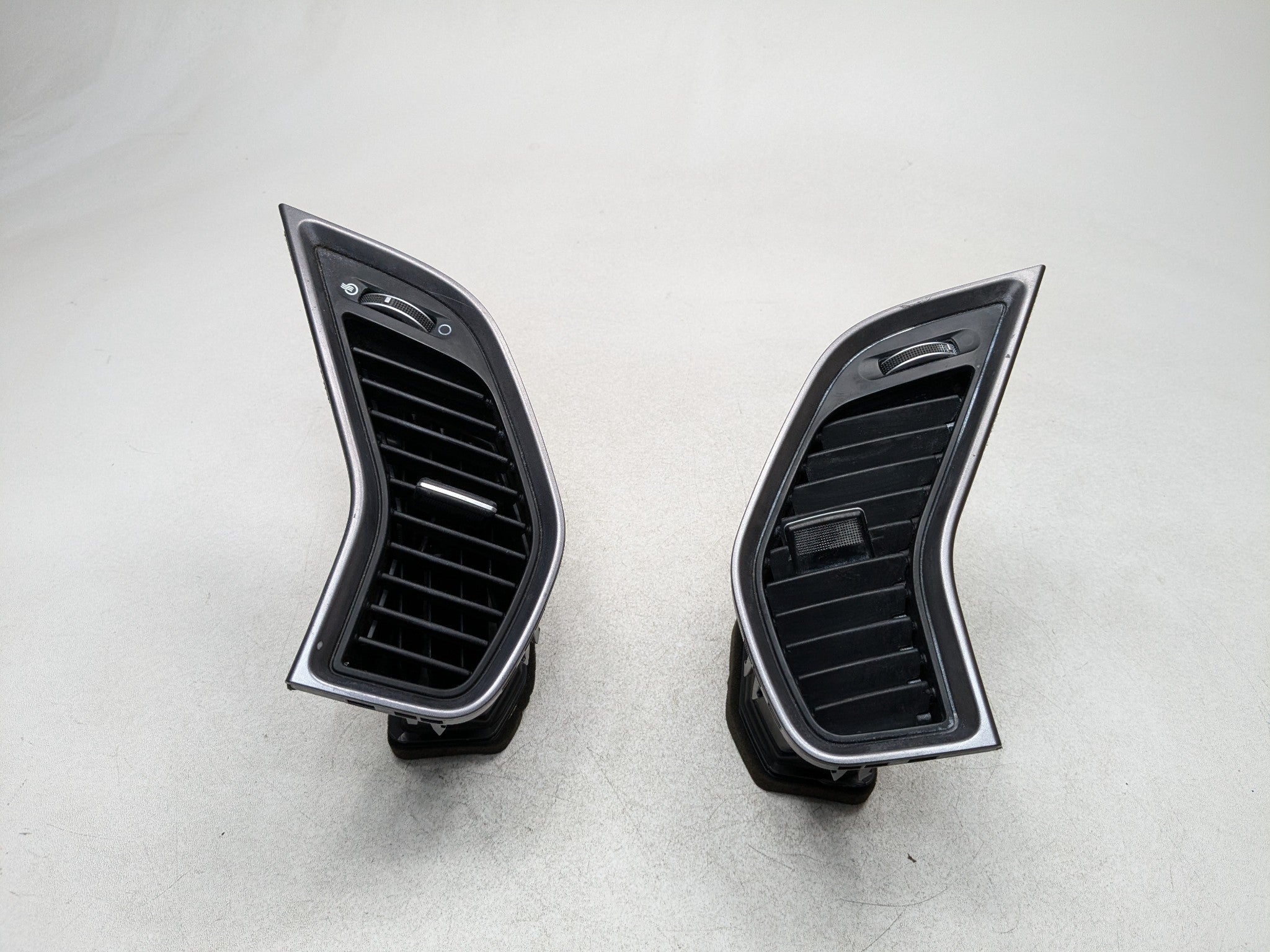 13-16 HYUNDAI SANTA FE OEM DASH AC HEATER VENTS FRONT CENTER LEFT AND RIGHT SIDE