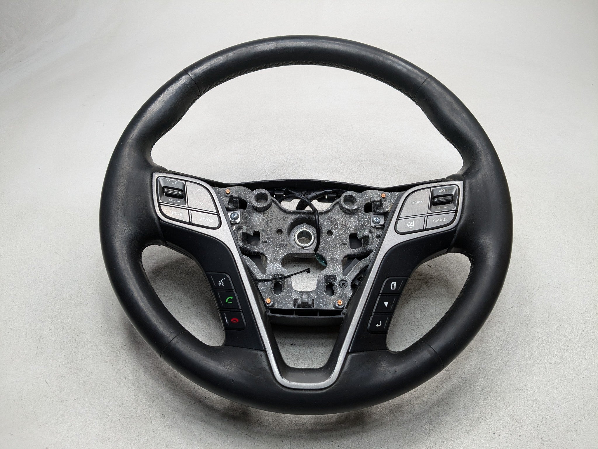 13-16 HYUNDAI SANTA FE OEM STEERING WHEEL WITH MULTIFUNCTIONAL CONTROL SWITCH