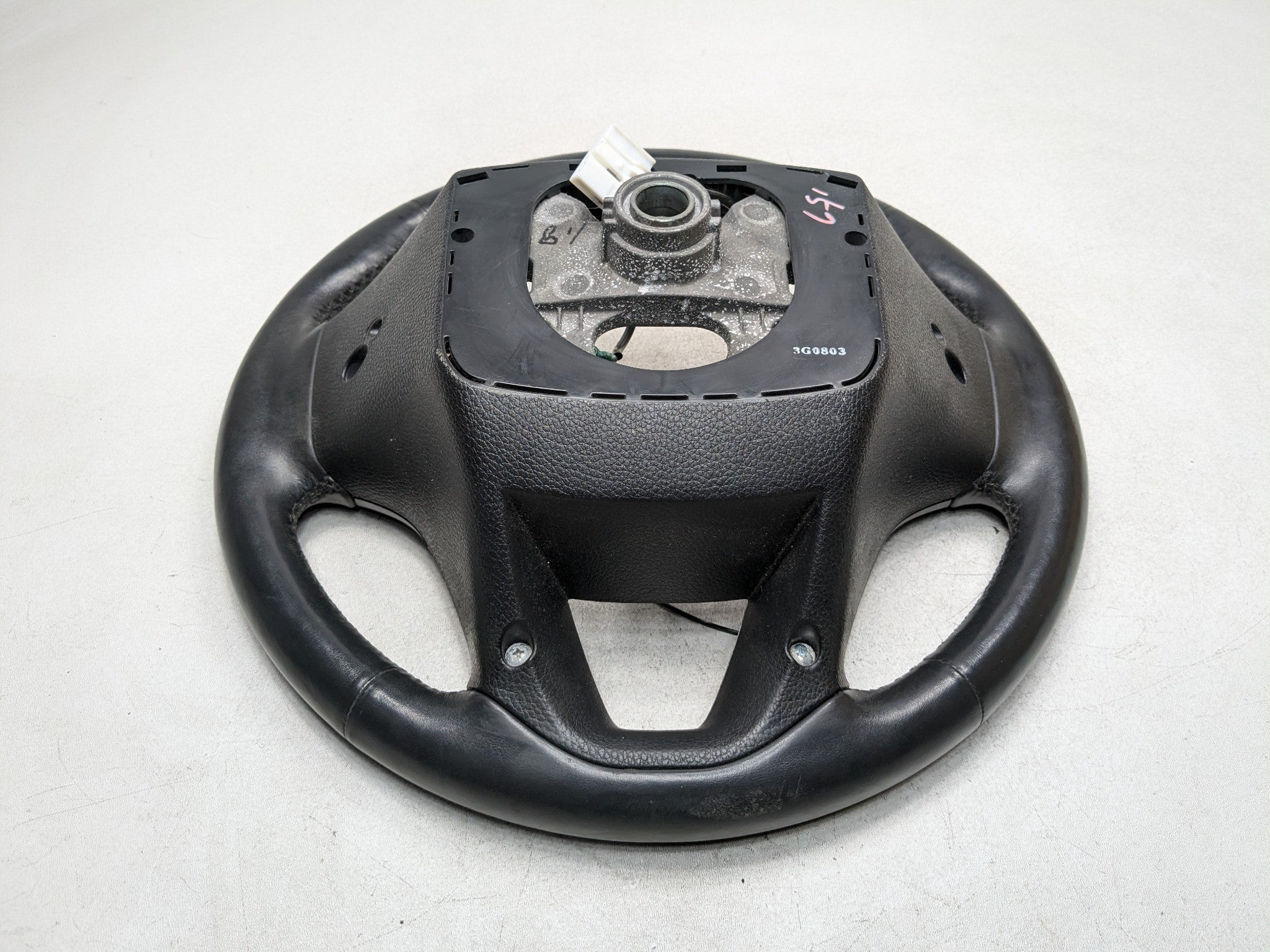13-16 HYUNDAI SANTA FE OEM STEERING WHEEL WITH MULTIFUNCTIONAL CONTROL SWITCH