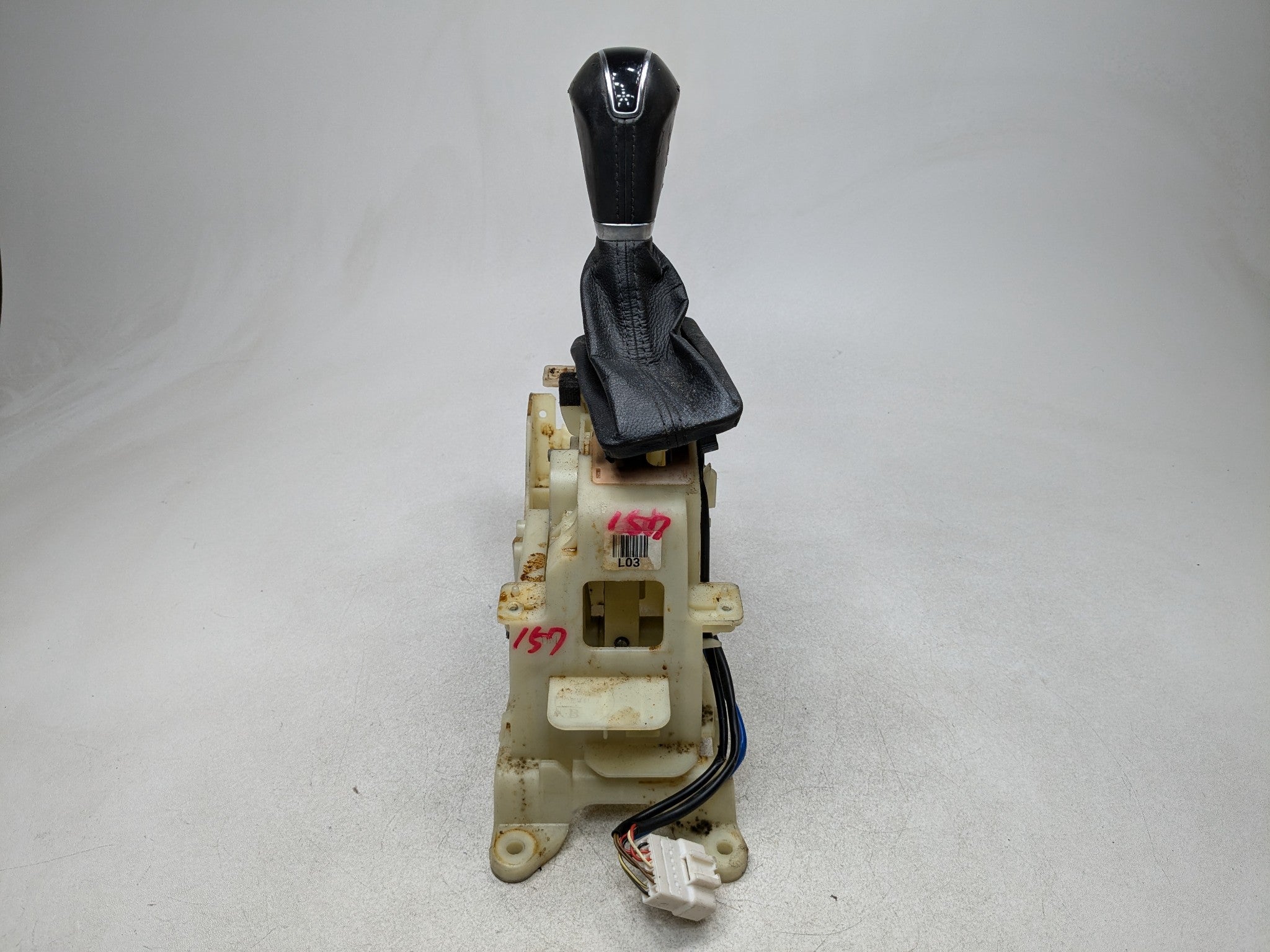13-16 HYUNDAI SANTA FE OEM FLOOR SHIFTER AUTOMATIC TRANSMISSION GEAR SELECTOR