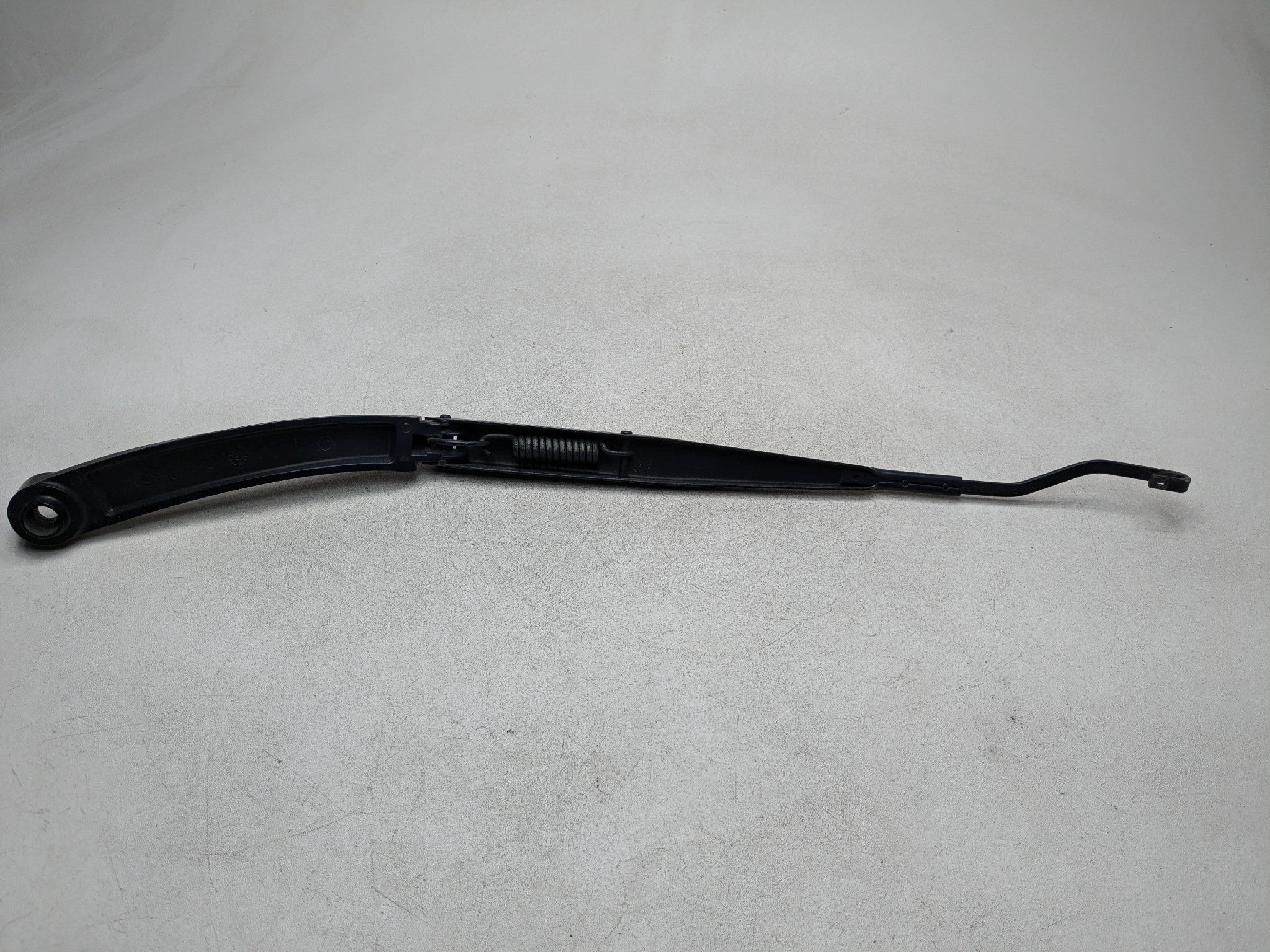 13 - 16 HYUNDAI SANTA FE OEM WIPER ARM WINDSHIELD WASHER FRONT LEFT DRIVER SIDE