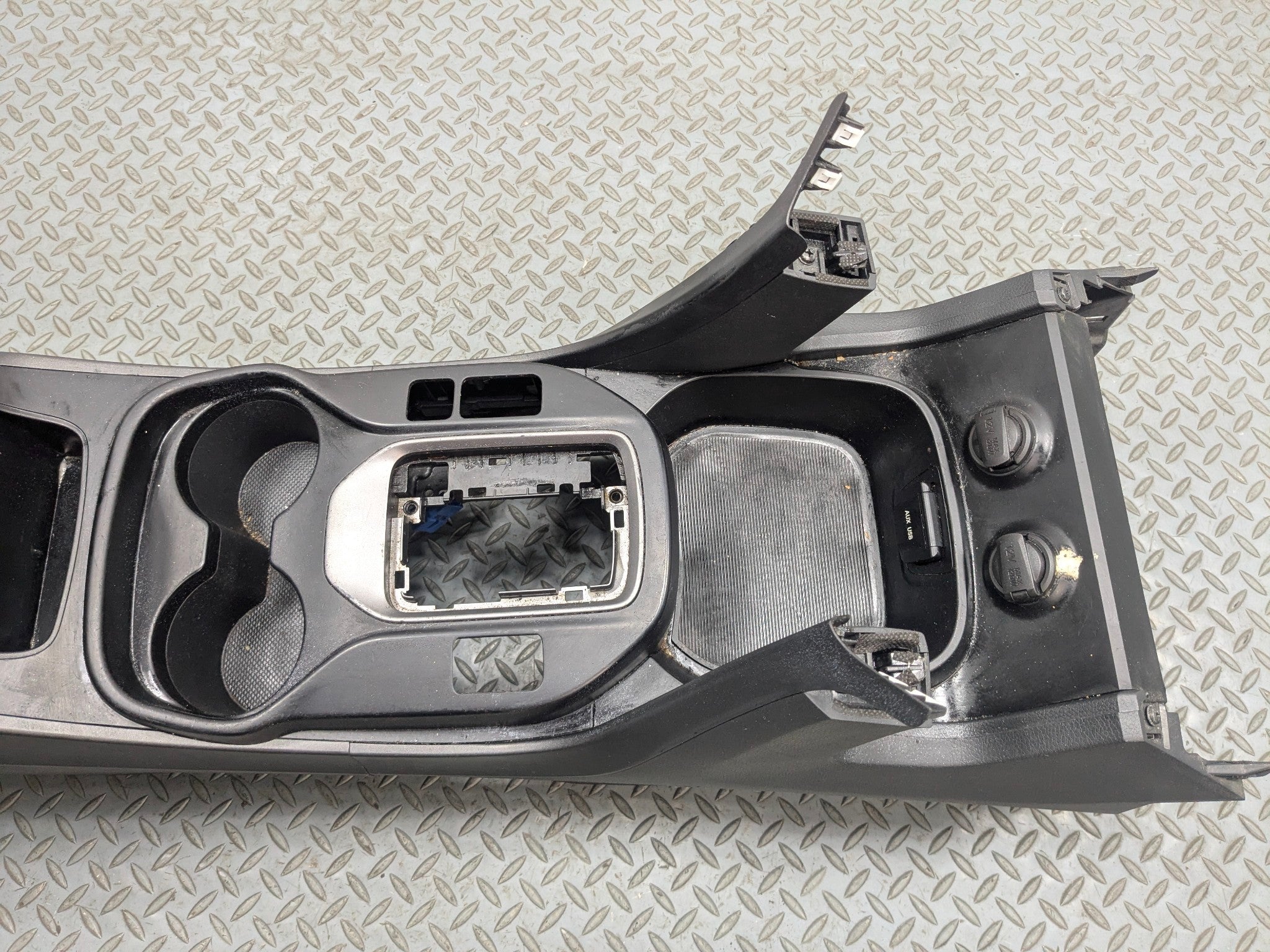 13 - 16 HYUNDAI SANTA FE OEM FRONT CENTER CONSOLE ARMREST STORAGE COMPARTMENT