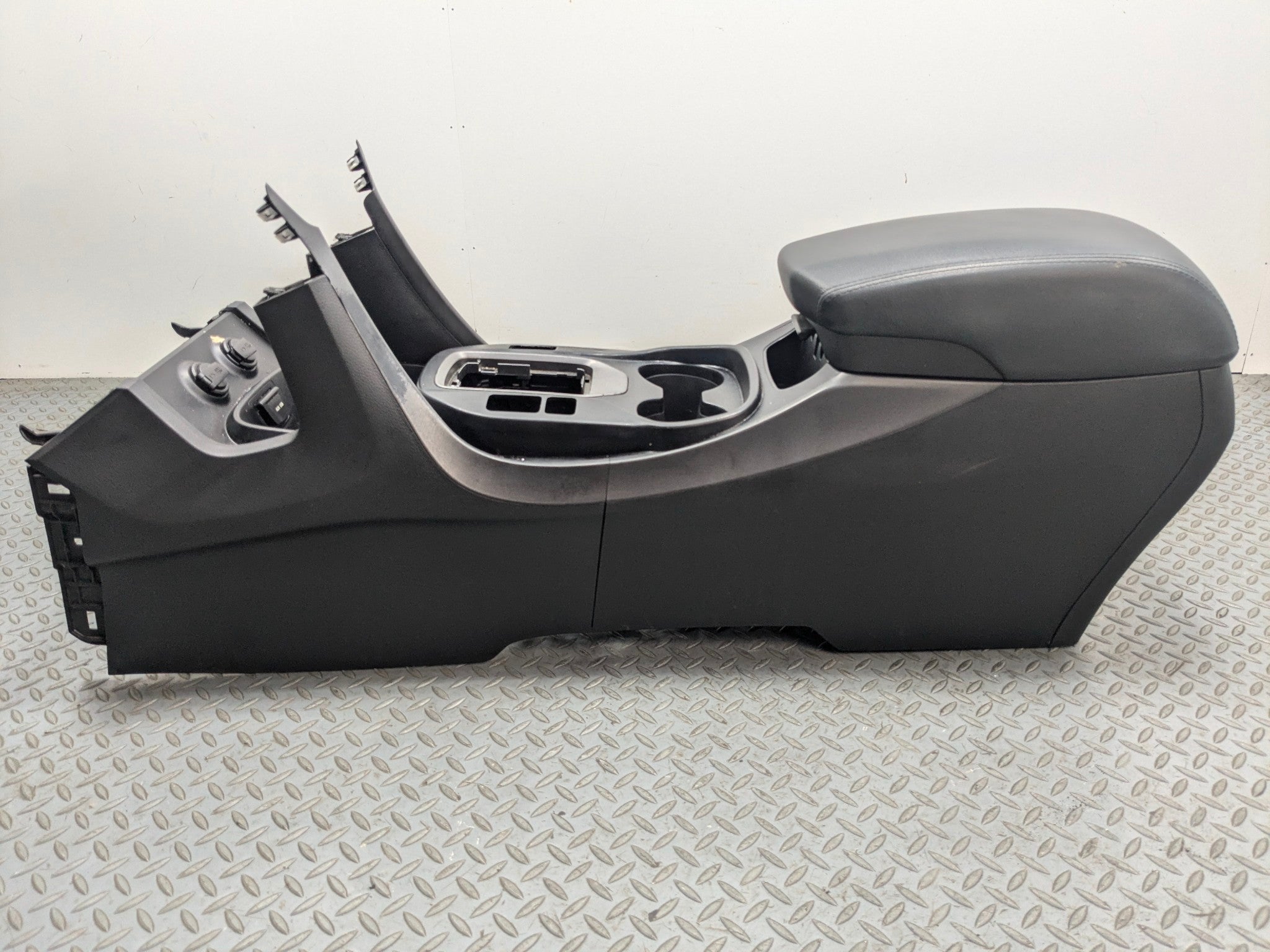 13 - 16 HYUNDAI SANTA FE OEM FRONT CENTER CONSOLE ARMREST STORAGE COMPARTMENT