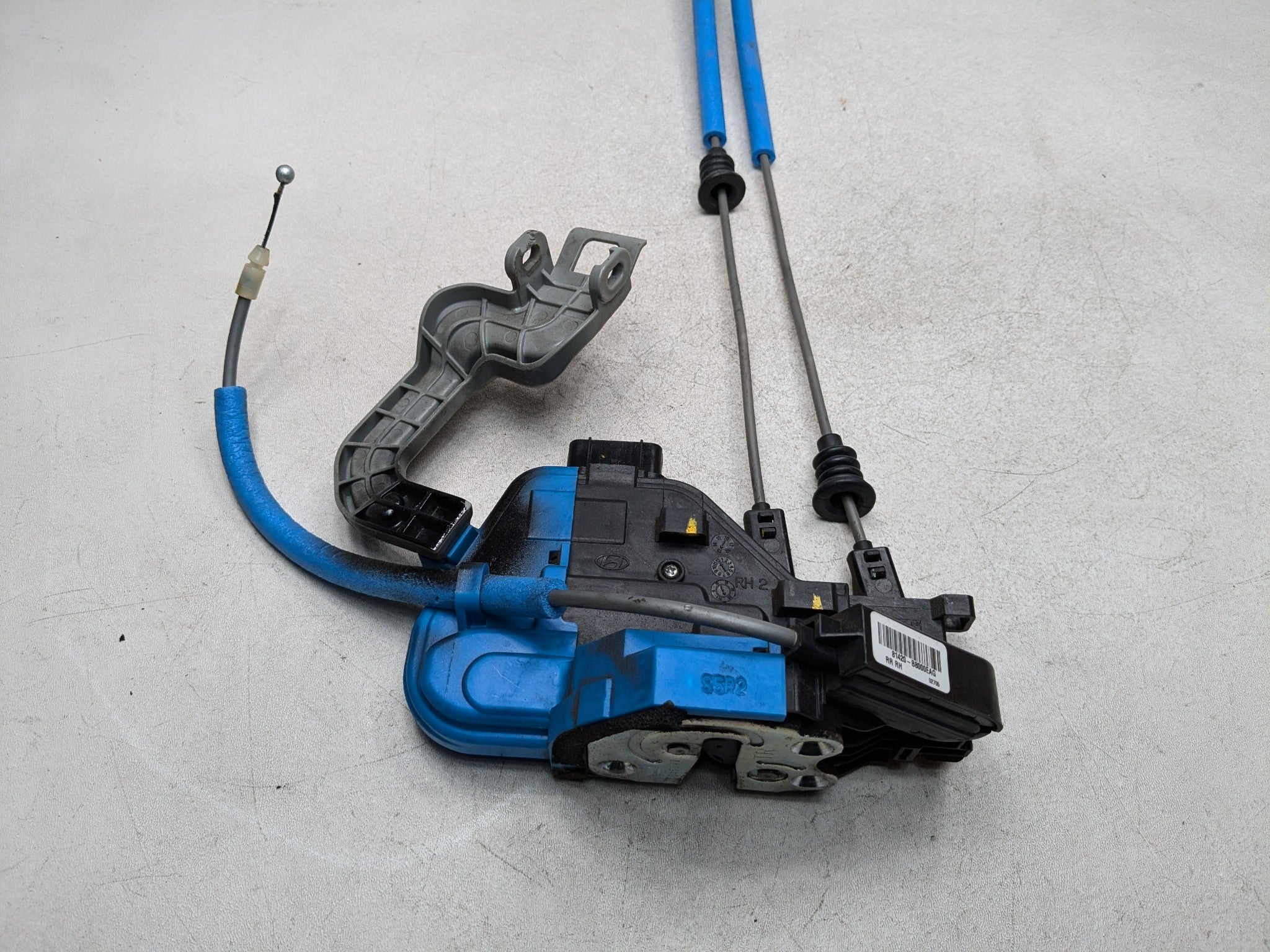 13 - 16 HYUNDAI SANTA FE OEM DOOR LOCK LATCH ACTUATOR REAR RIGHT PASSENGER SIDE