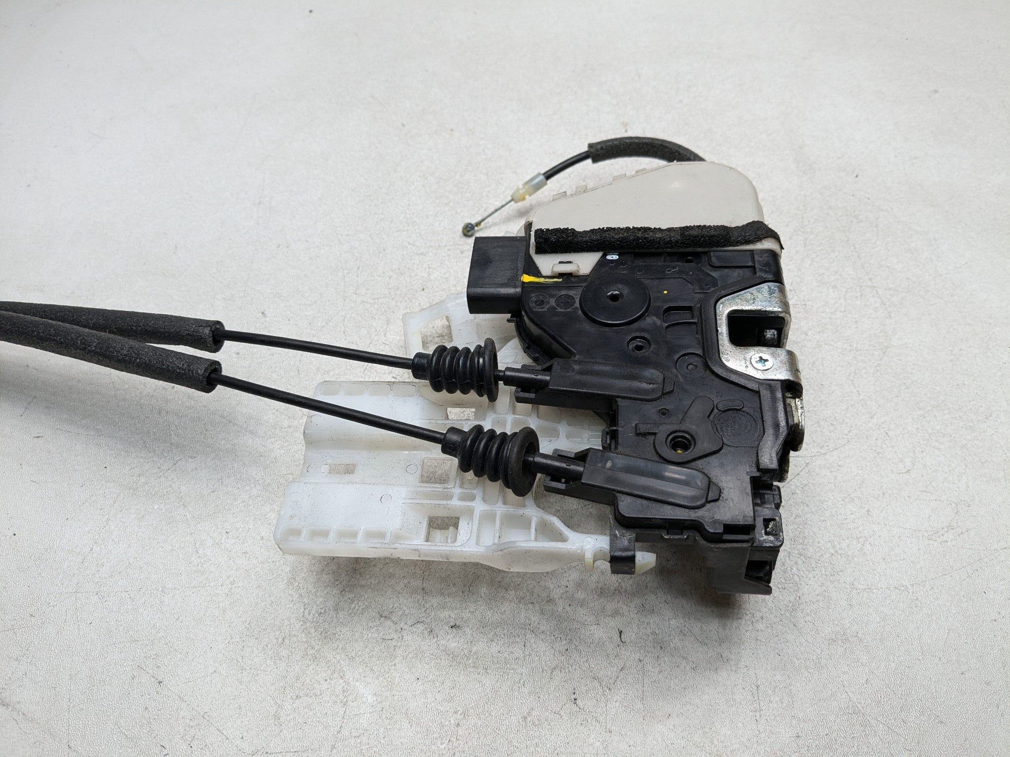 13 - 16 HYUNDAI SANTA FE OEM DOOR LOCK LATCH ACTUATOR FRONT RIGHT PASSENGER SIDE