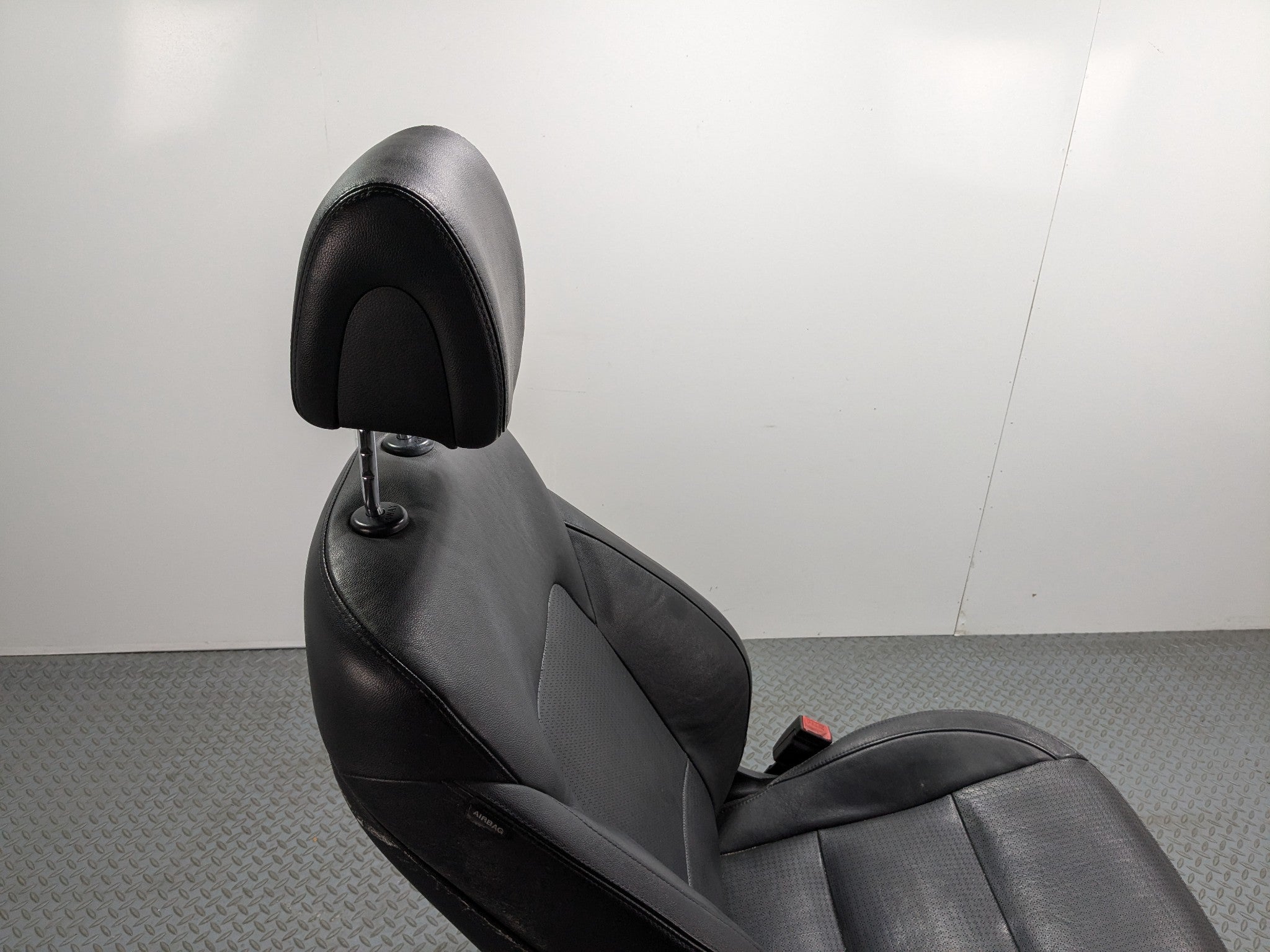 13 - 16 HYUNDAI SANTA FE OEM SEAT ASSEMBLY BLACK LEATHER FRONT RIGHT PASSENGER