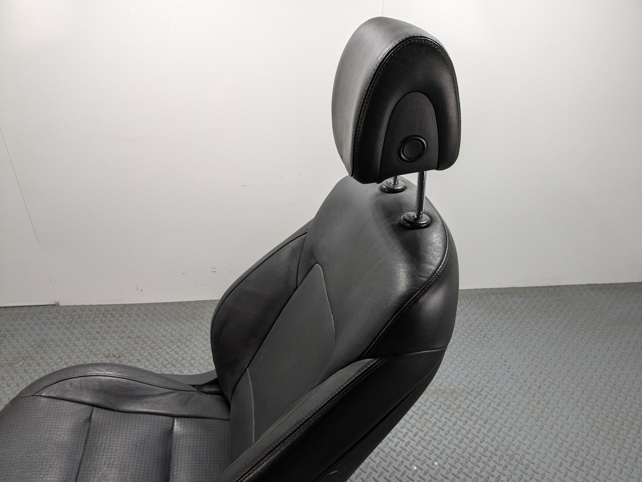 13 - 16 HYUNDAI SANTA FE OEM SEAT ASSEMBLY BLACK LEATHER FRONT RIGHT PASSENGER
