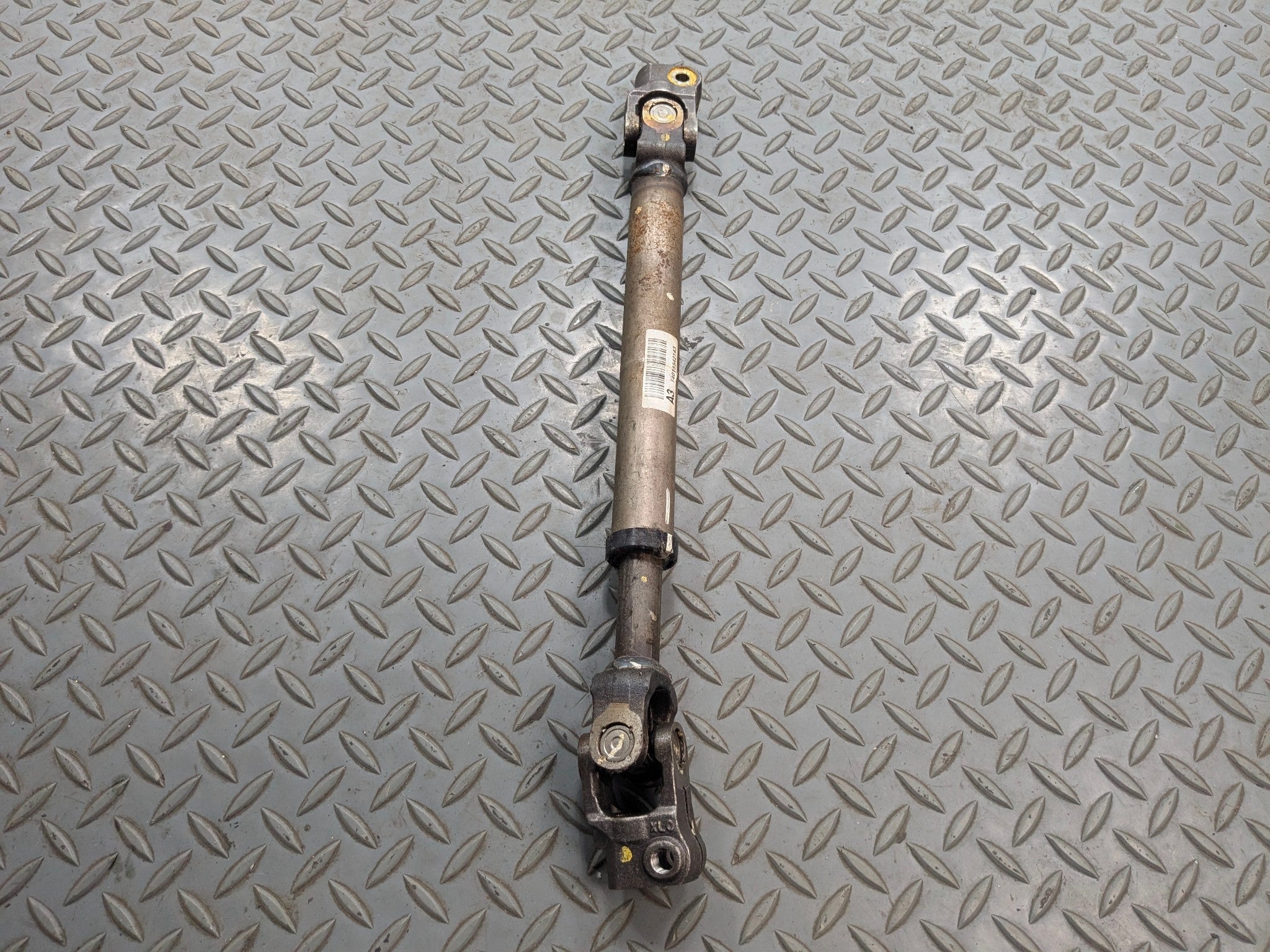 13 - 16 HYUNDAI SANTA FE OEM STEERING LOWER INTERMEDIATE JOINT SHAFT ASSEMBLY
