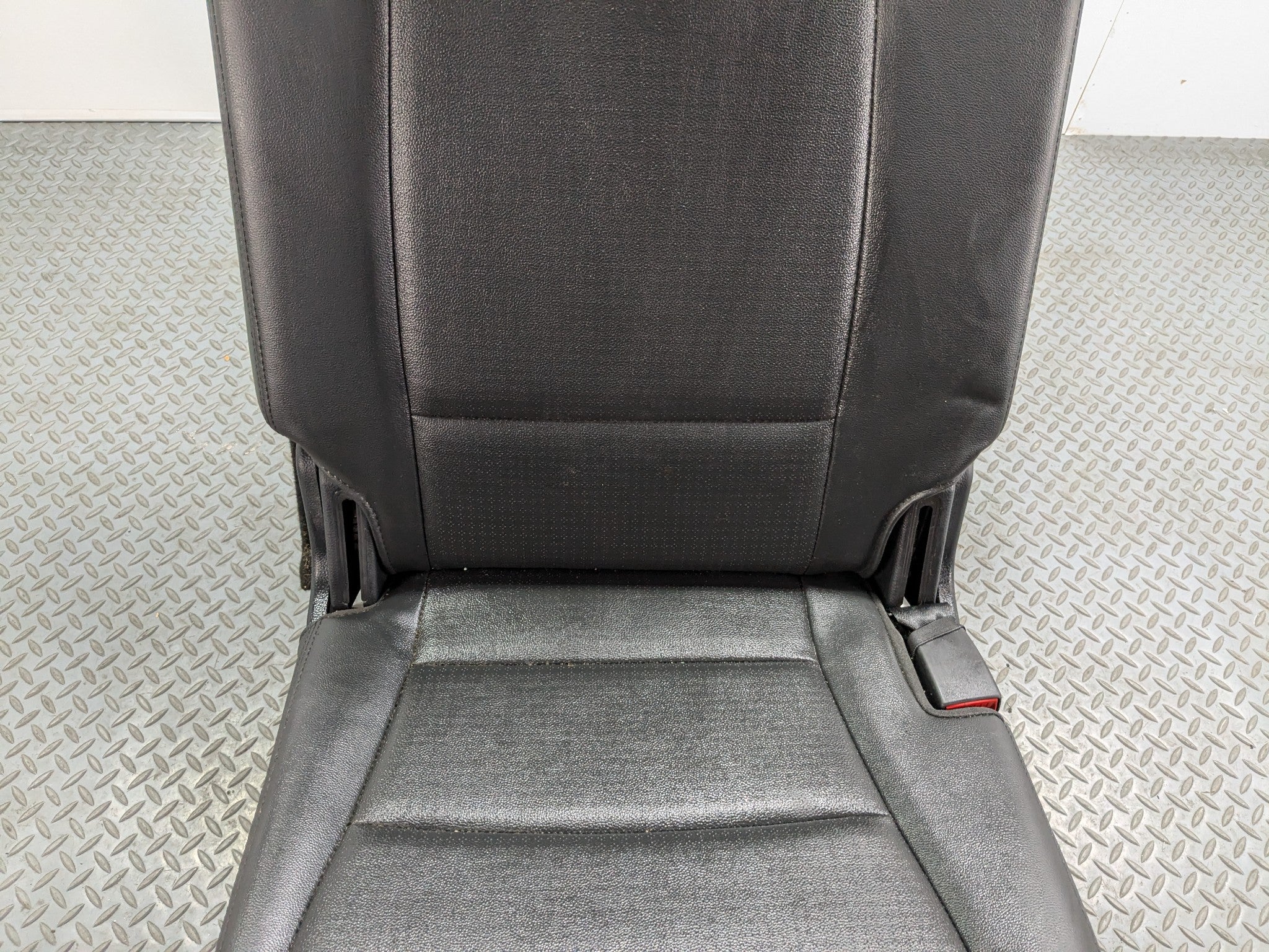 13 - 16 HYUNDAI SANTA FE OEM REAR RIGHT SIDE 3RD ROW SEAT ASSEMBLY BLACK LEATHER