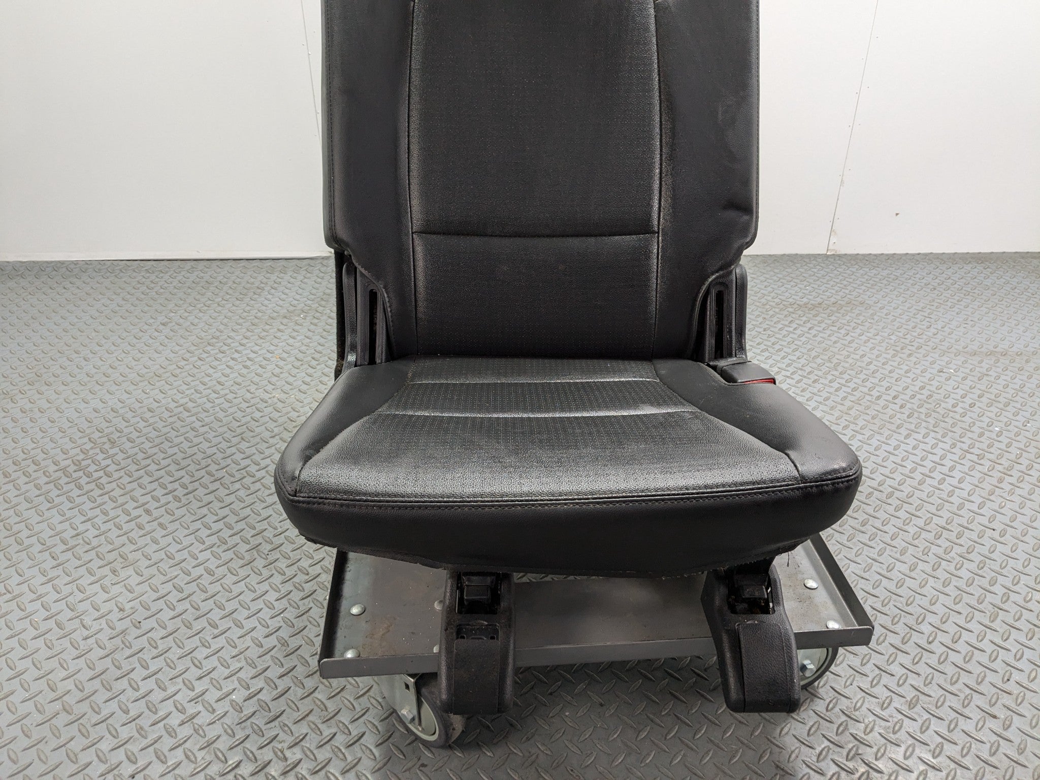 13 - 16 HYUNDAI SANTA FE OEM REAR RIGHT SIDE 3RD ROW SEAT ASSEMBLY BLACK LEATHER