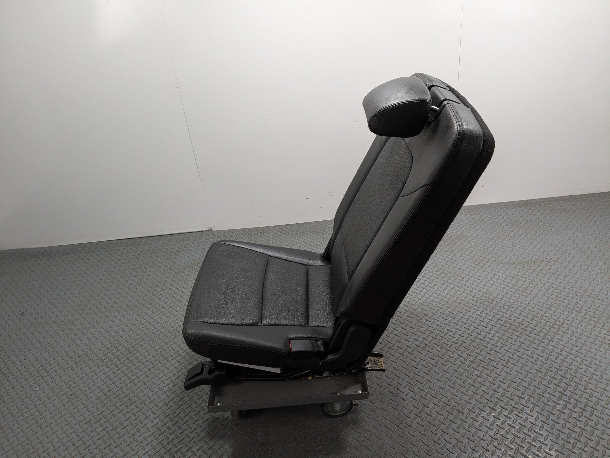13 - 16 HYUNDAI SANTA FE OEM REAR RIGHT SIDE 3RD ROW SEAT ASSEMBLY BLACK LEATHER