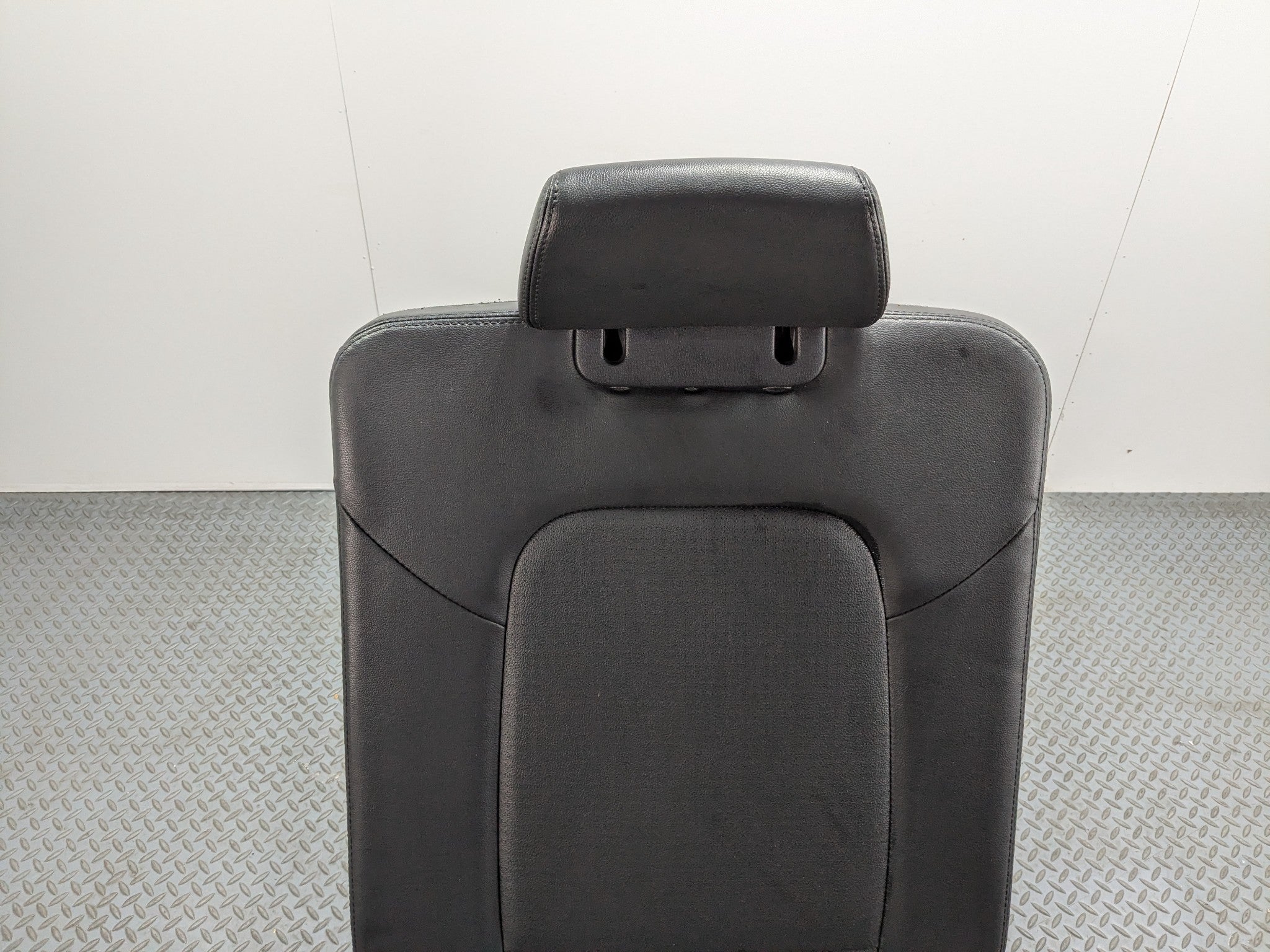 13 - 16 HYUNDAI SANTA FE OEM REAR LEFT SIDE 3RD ROW SEAT ASSEMBLY BLACK LEATHER