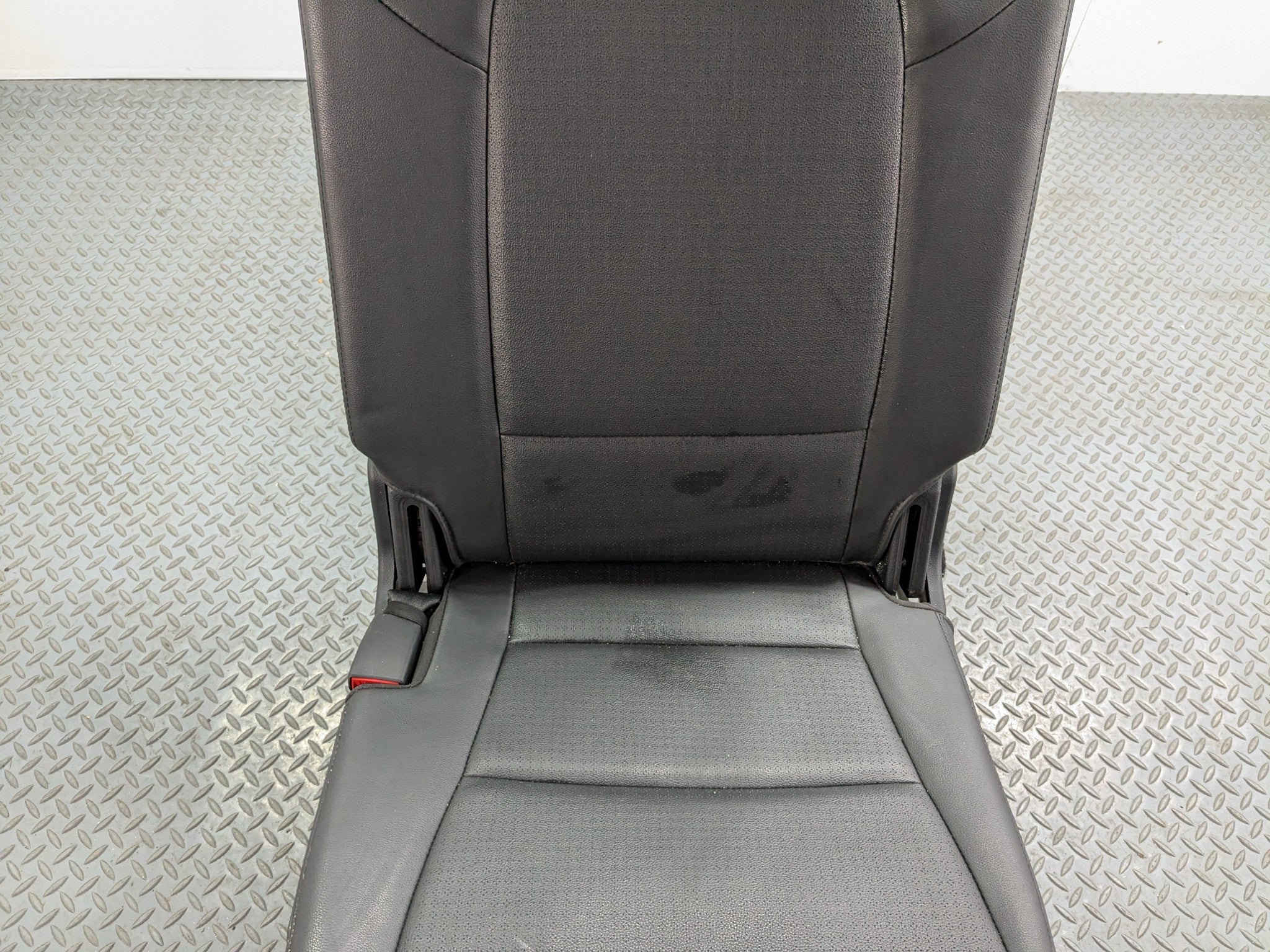 13 - 16 HYUNDAI SANTA FE OEM REAR LEFT SIDE 3RD ROW SEAT ASSEMBLY BLACK LEATHER