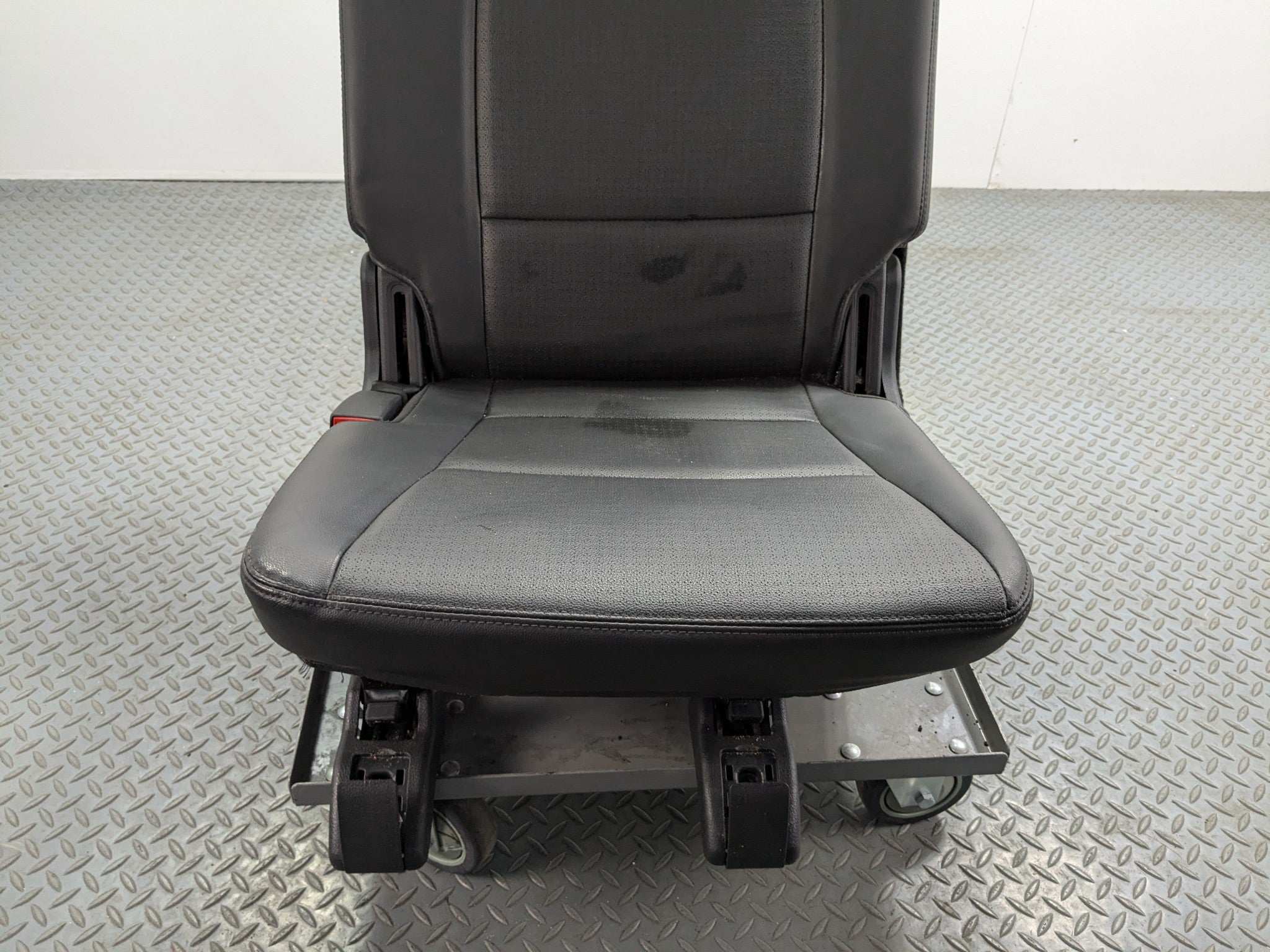 13 - 16 HYUNDAI SANTA FE OEM REAR LEFT SIDE 3RD ROW SEAT ASSEMBLY BLACK LEATHER