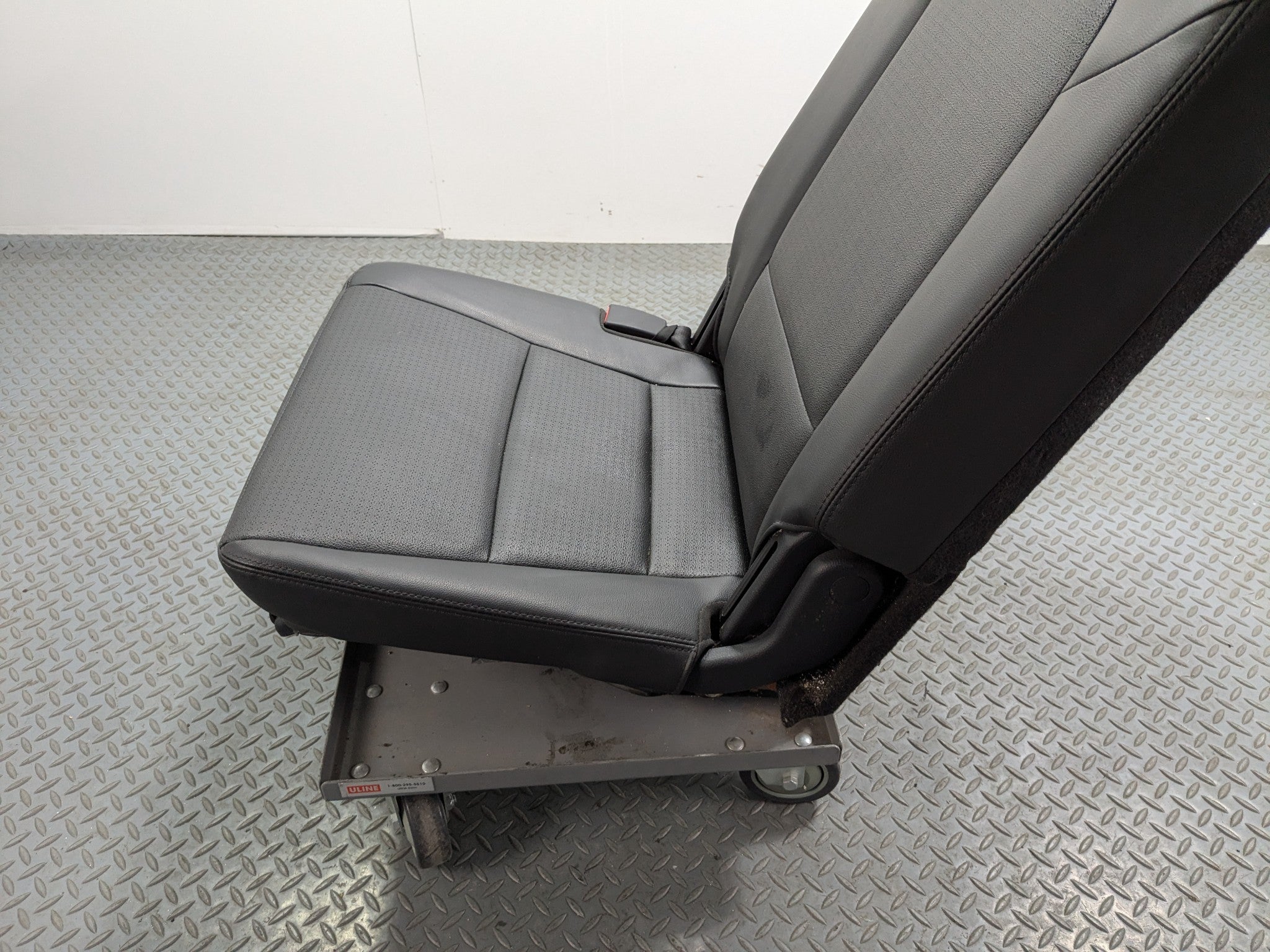 13 - 16 HYUNDAI SANTA FE OEM REAR LEFT SIDE 3RD ROW SEAT ASSEMBLY BLACK LEATHER