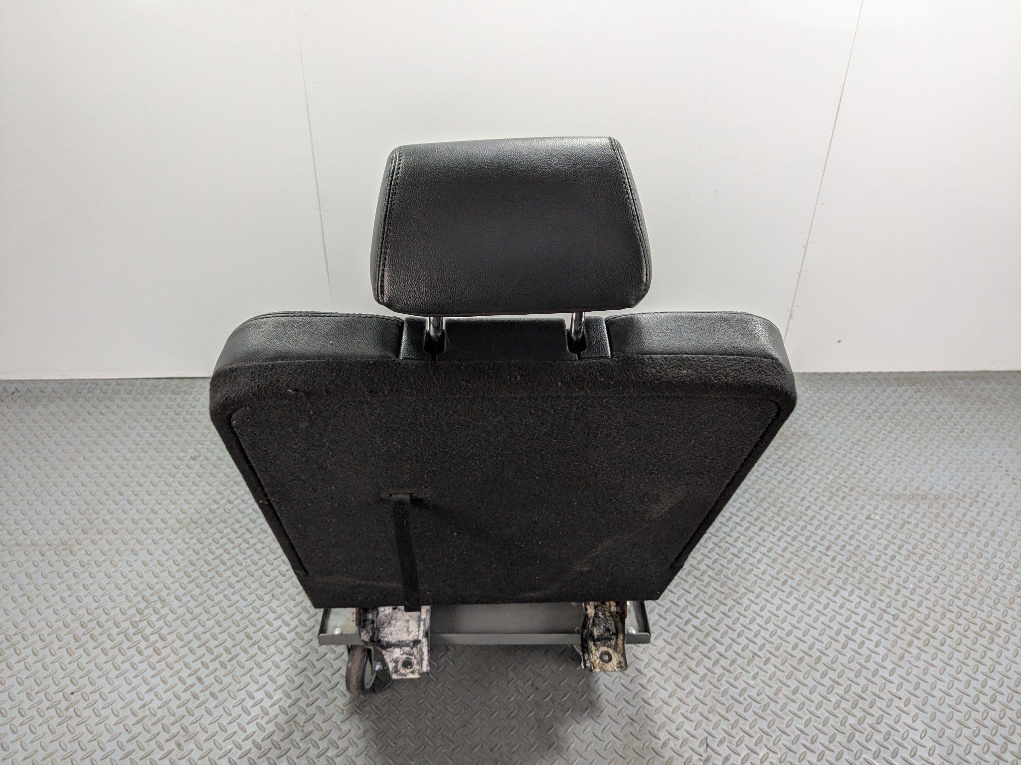 13 - 16 HYUNDAI SANTA FE OEM REAR LEFT SIDE 3RD ROW SEAT ASSEMBLY BLACK LEATHER