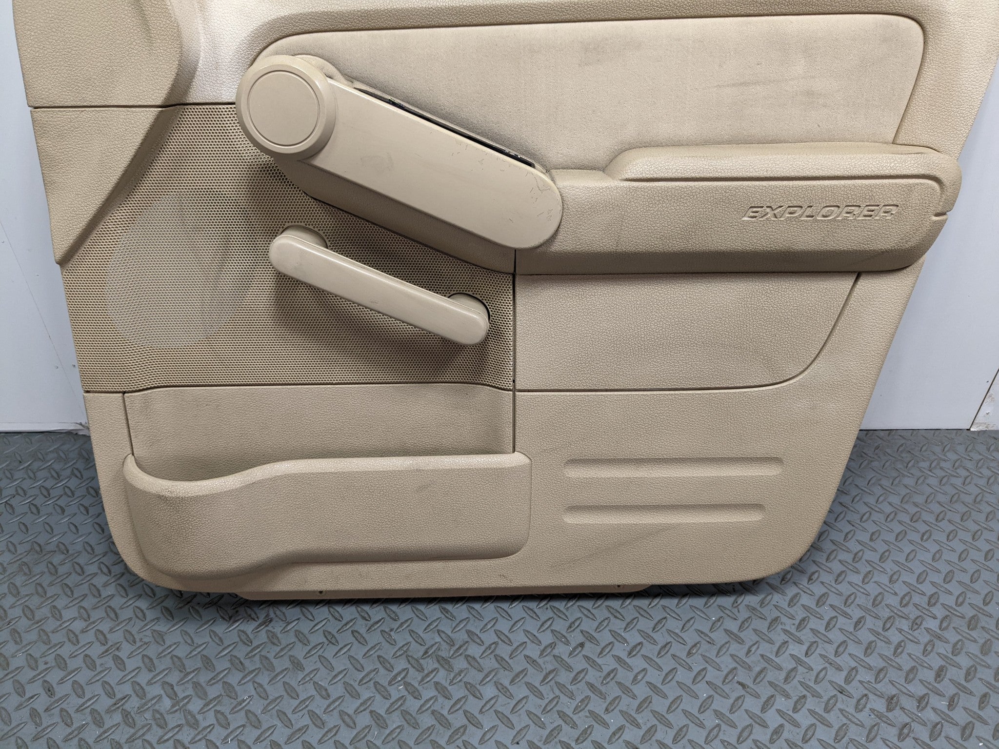 06 - 10 FORD EXPLORER OEM INTERIOR DOOR TRIM PANEL FRONT RIGHT PASSENGER SIDE