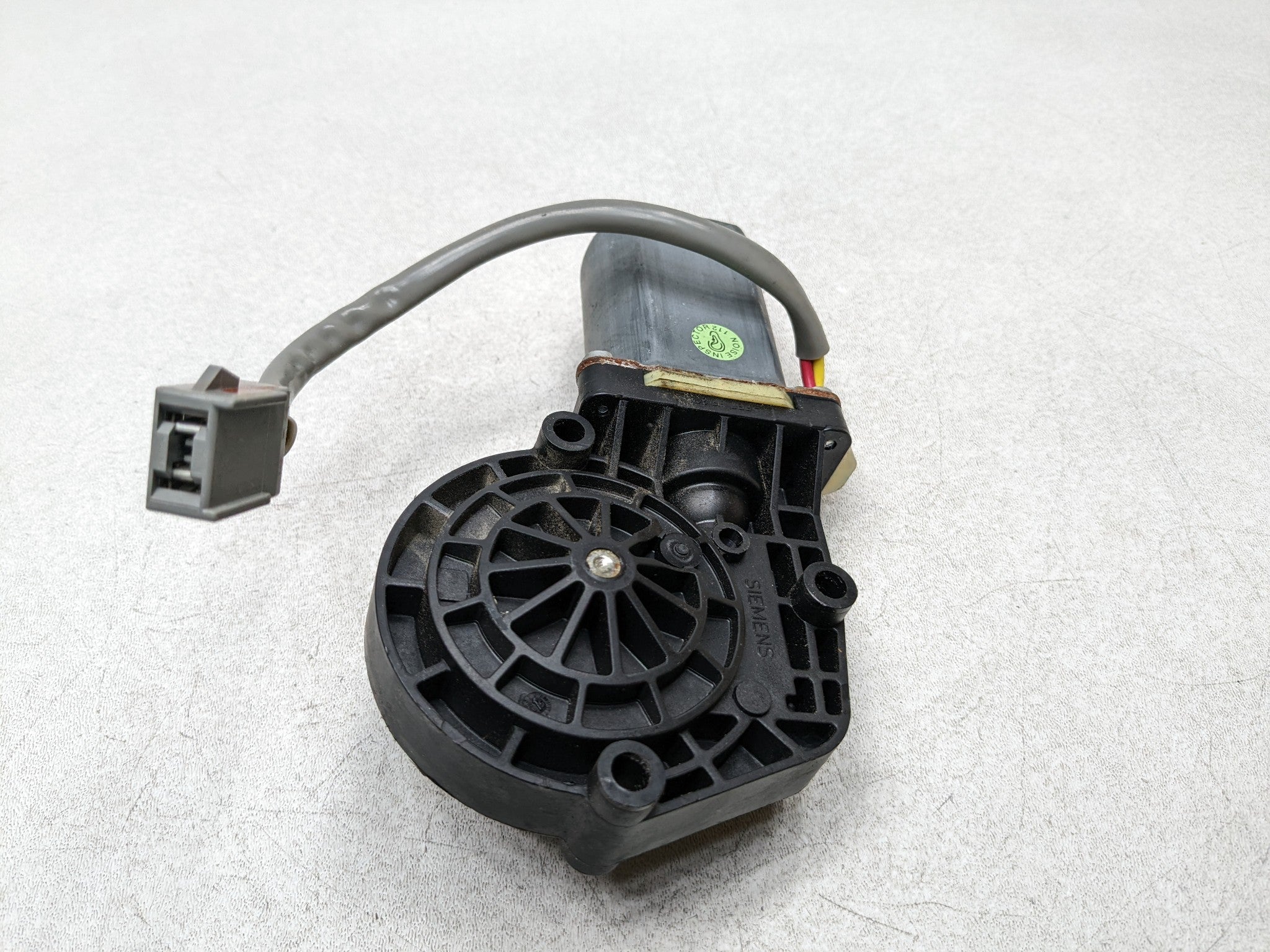 06 - 10 FORD EXPLORER OEM POWER WINDOW MOTOR ASSEMBLY REAR RIGHT PASSENGER SIDE