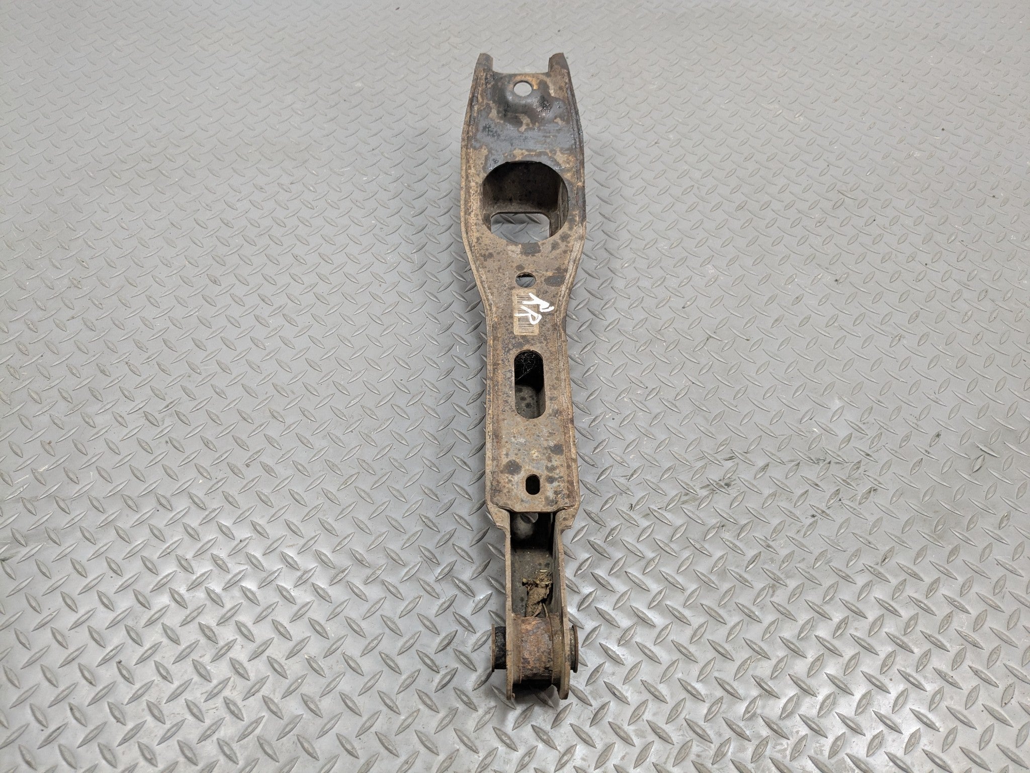 06 - 10 FORD EXPLORER OEM LOWER CONTROL ARM SUSPENSION REAR RIGHT PASSENGER SIDE