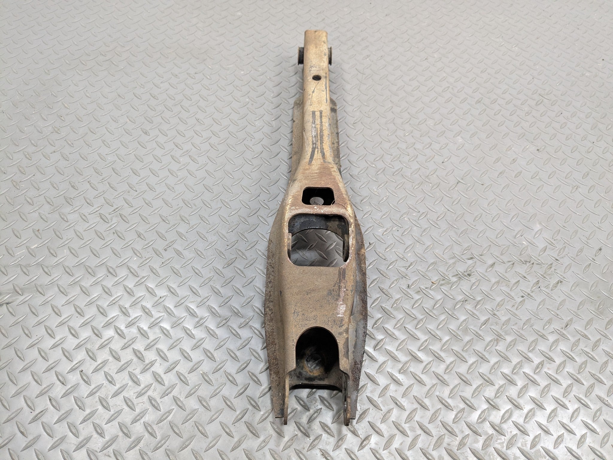 06 - 10 FORD EXPLORER OEM LOWER CONTROL ARM SUSPENSION REAR RIGHT PASSENGER SIDE