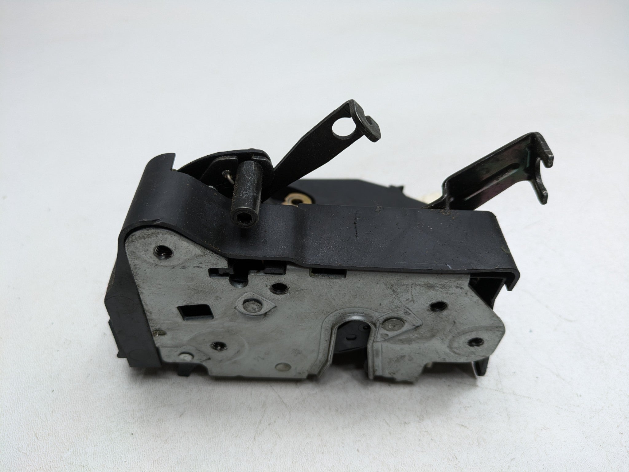 2003 - 2005 LAND ROVER RANGE ROVER OEM DOOR LOCK LATCH ACTUATOR REAR RIGHT SIDE