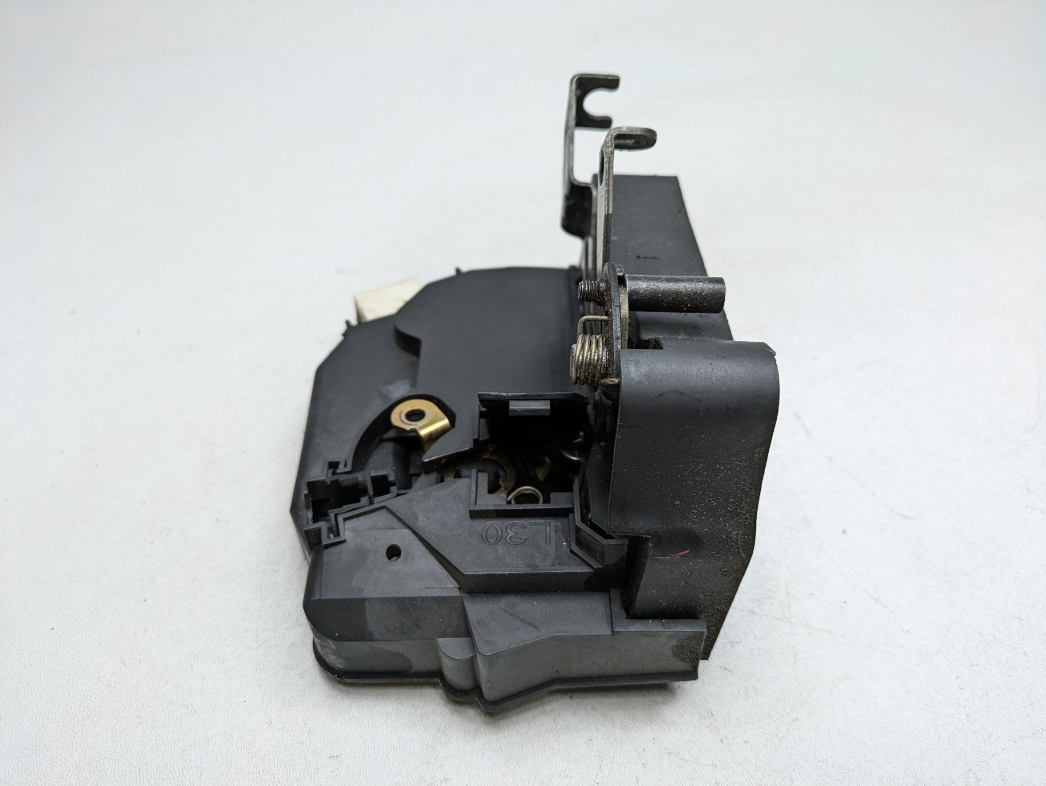 2003 - 2005 LAND ROVER RANGE ROVER OEM DOOR LOCK LATCH ACTUATOR REAR RIGHT SIDE