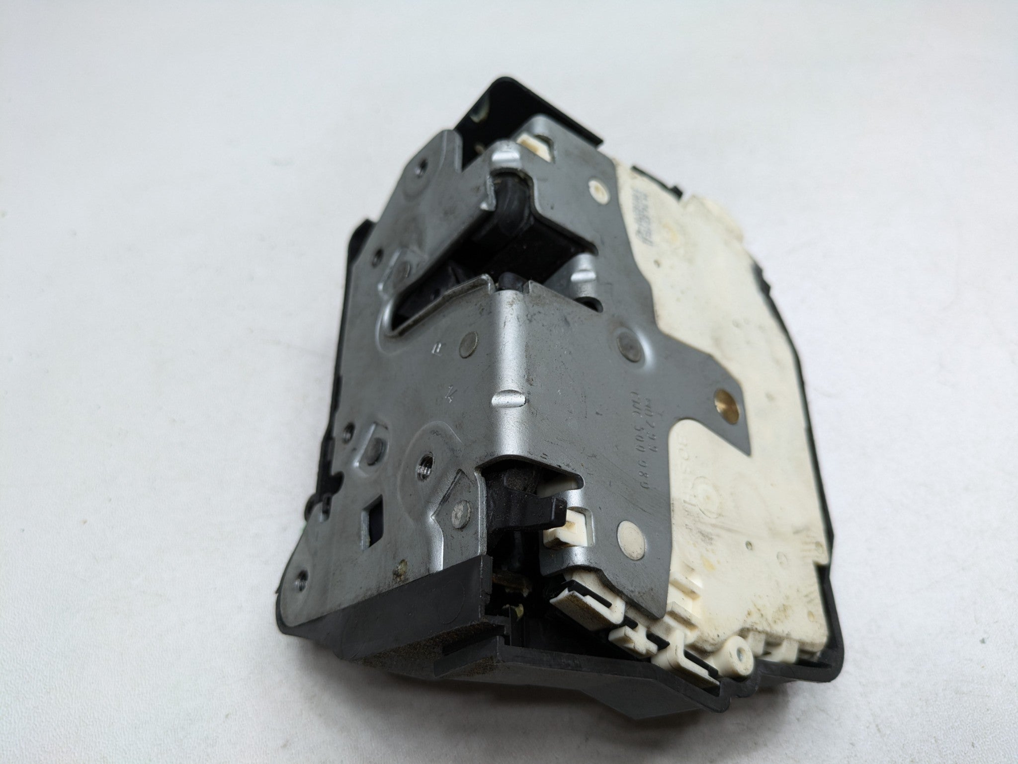 2003 - 2005 LAND ROVER RANGE ROVER OEM DOOR LOCK LATCH ACTUATOR REAR RIGHT SIDE
