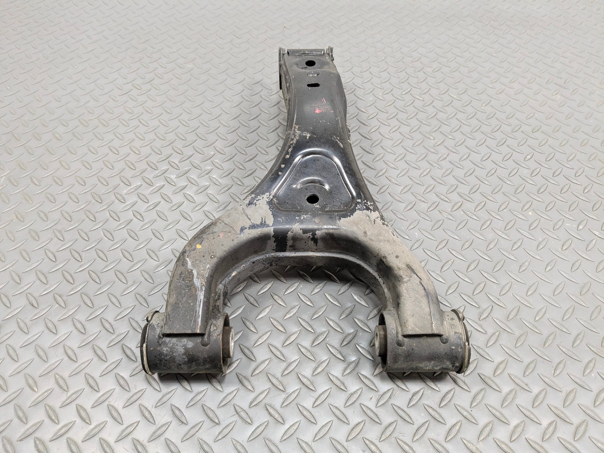 2003 - 2005 LAND ROVER RANGE ROVER OEM UPPER CONTROL ARM REAR LEFT DRIVER SIDE