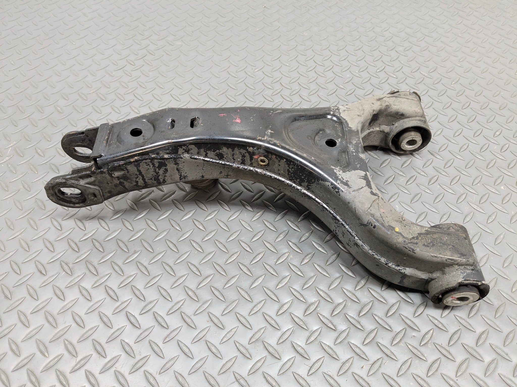 2003 - 2005 LAND ROVER RANGE ROVER OEM UPPER CONTROL ARM REAR LEFT DRIVER SIDE