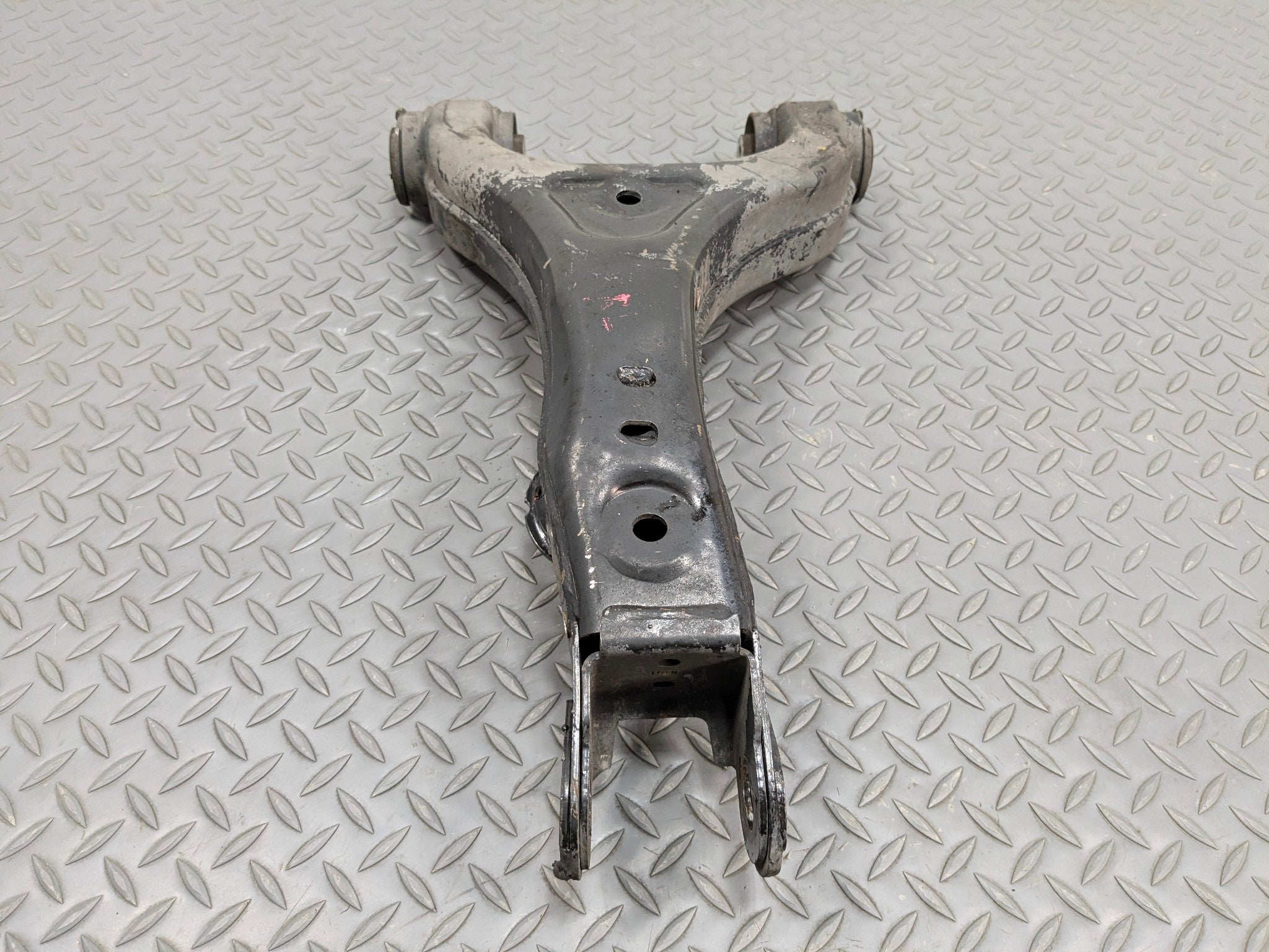 2003 - 2005 LAND ROVER RANGE ROVER OEM UPPER CONTROL ARM REAR LEFT DRIVER SIDE