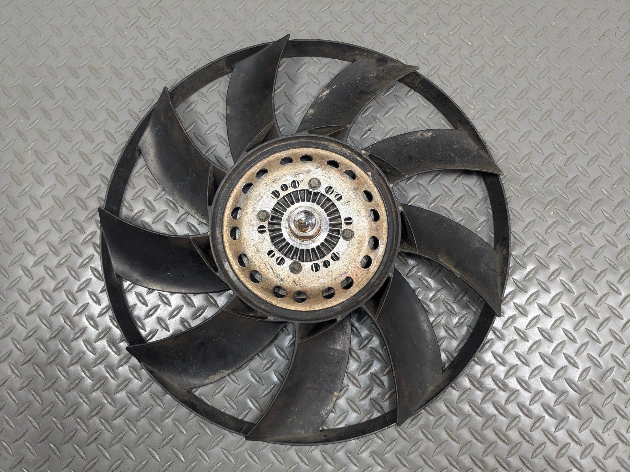 2003 - 2005 LAND ROVER RANGE ROVER OEM FAN BLADE WITH CLUTCH ENGINE COOLING