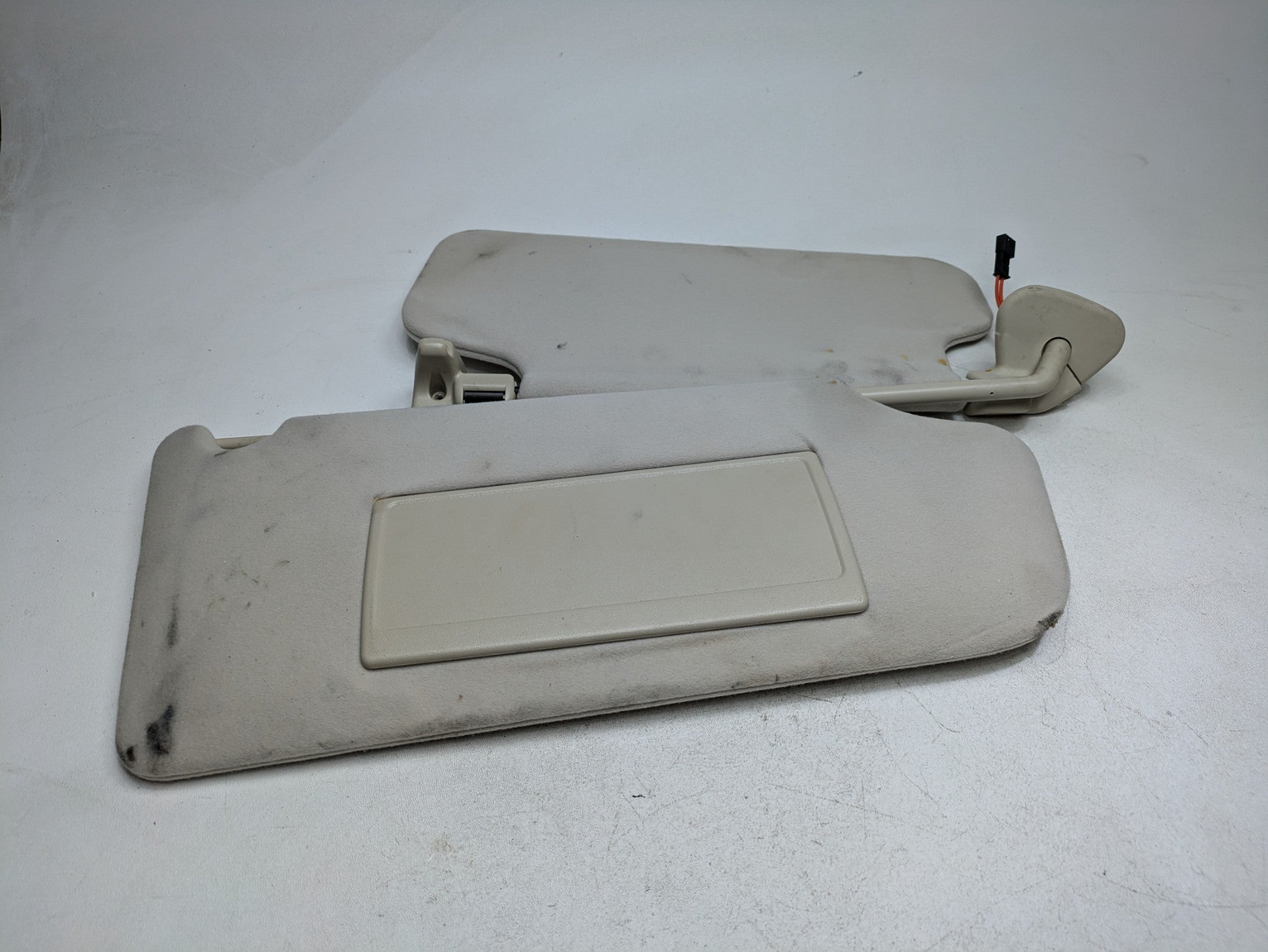 03 - 05 LAND ROVER RANGE ROVER OEM SUN VISOR WITH GLASS FRONT RIGHT PASSENGER