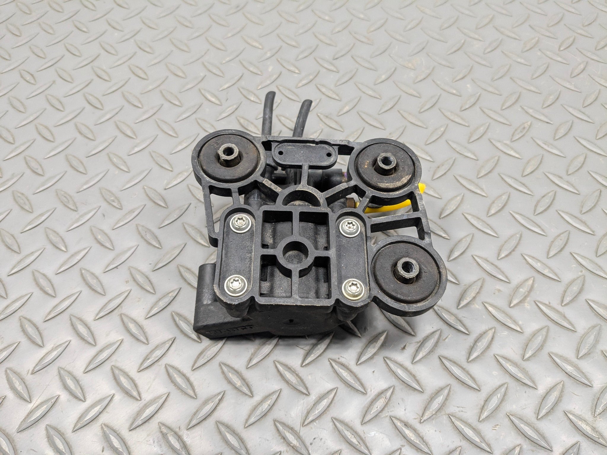 03 - 05 LAND ROVER RANGE ROVER OEM SOLENOID VALVE AIR SUSPENSION RIDE CONTROL